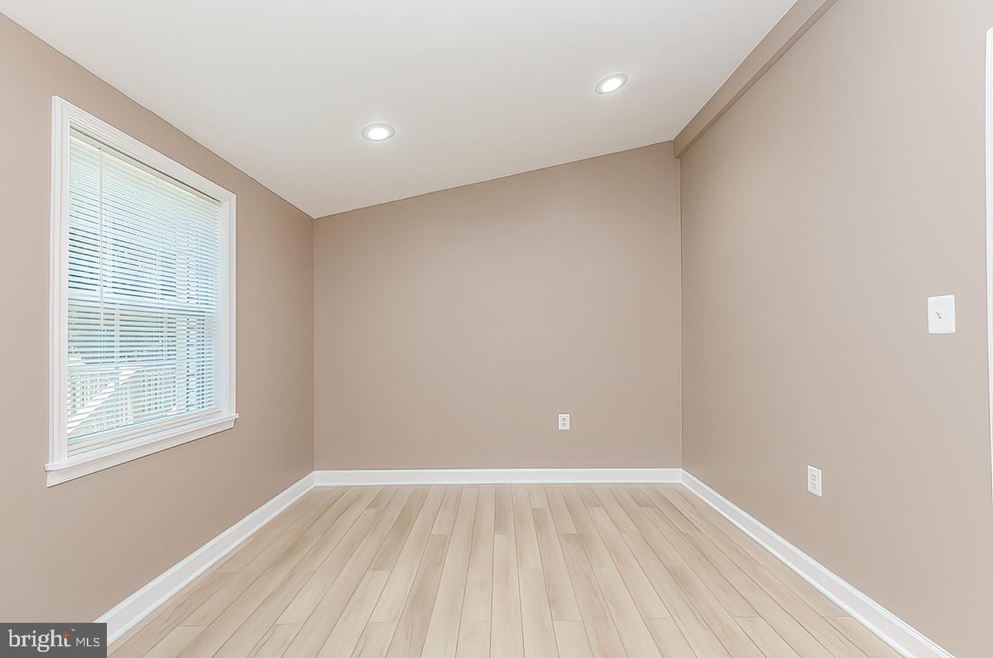 RIVER VIEW PARK - Residential