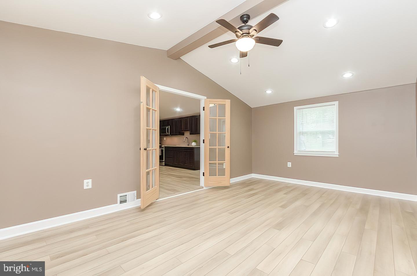 RIVER VIEW PARK - Residential