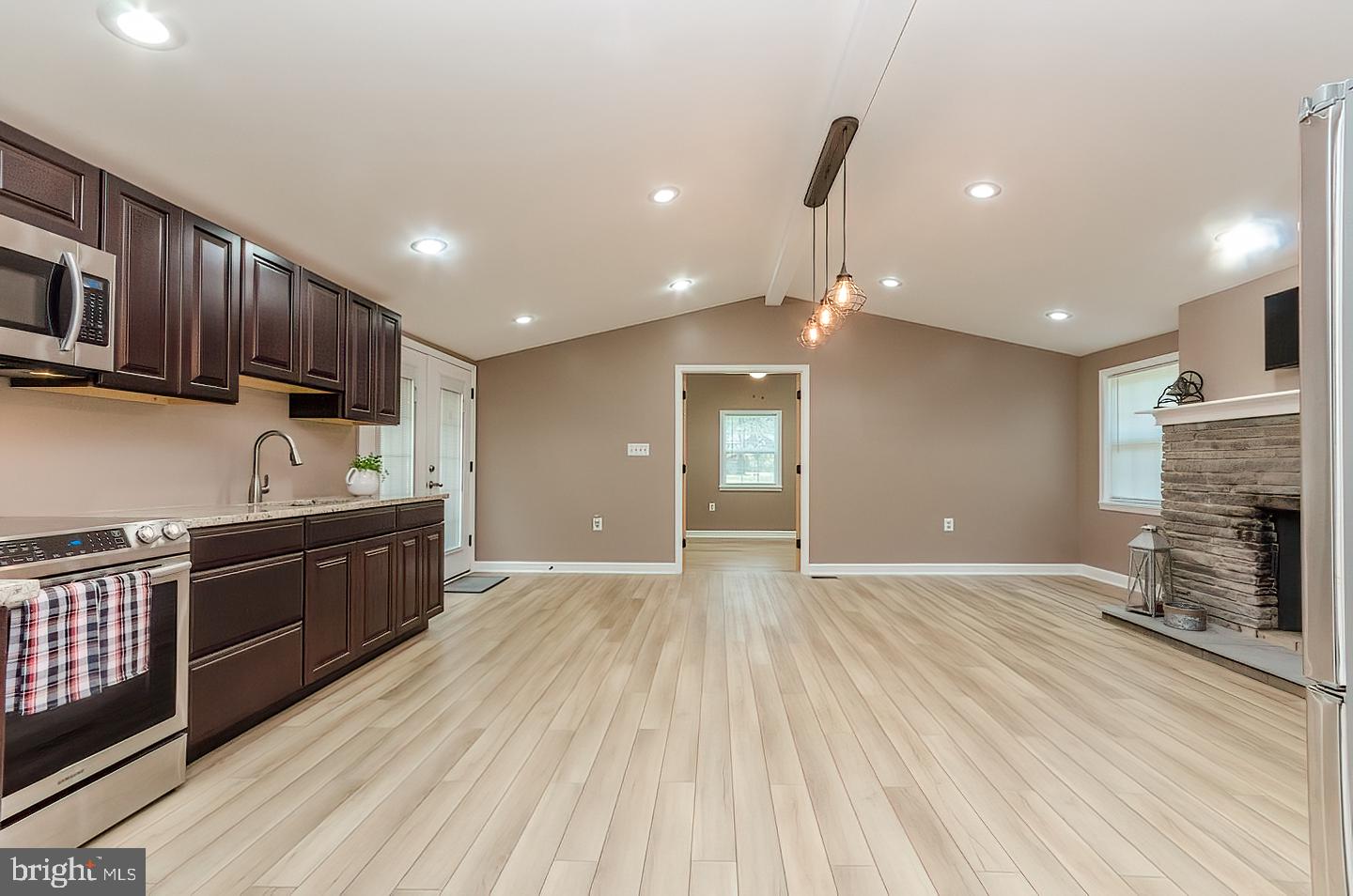 RIVER VIEW PARK - Residential