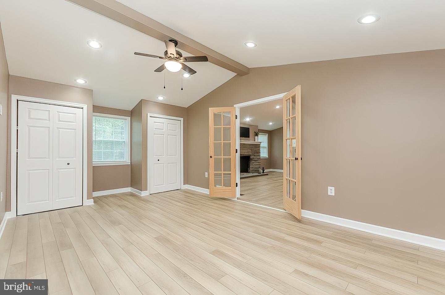 RIVER VIEW PARK - Residential