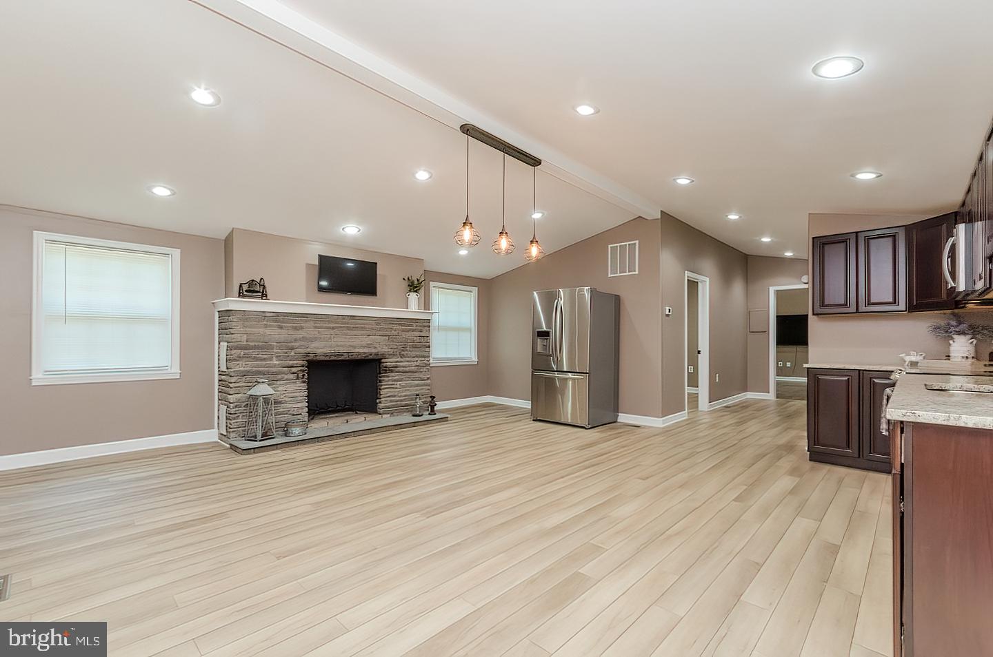 RIVER VIEW PARK - Residential