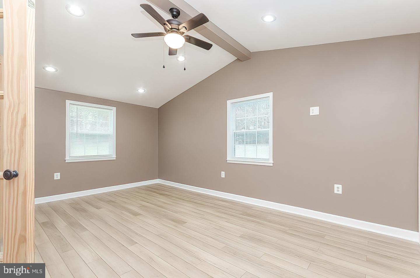 RIVER VIEW PARK - Residential