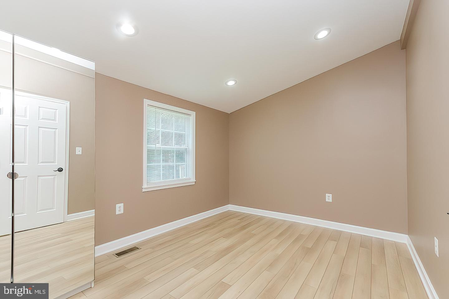 RIVER VIEW PARK - Residential