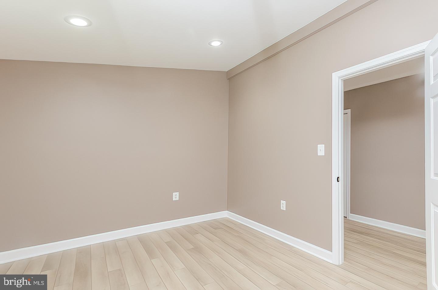 RIVER VIEW PARK - Residential