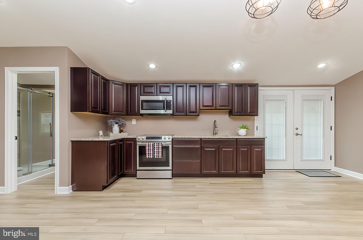 RIVER VIEW PARK - Residential