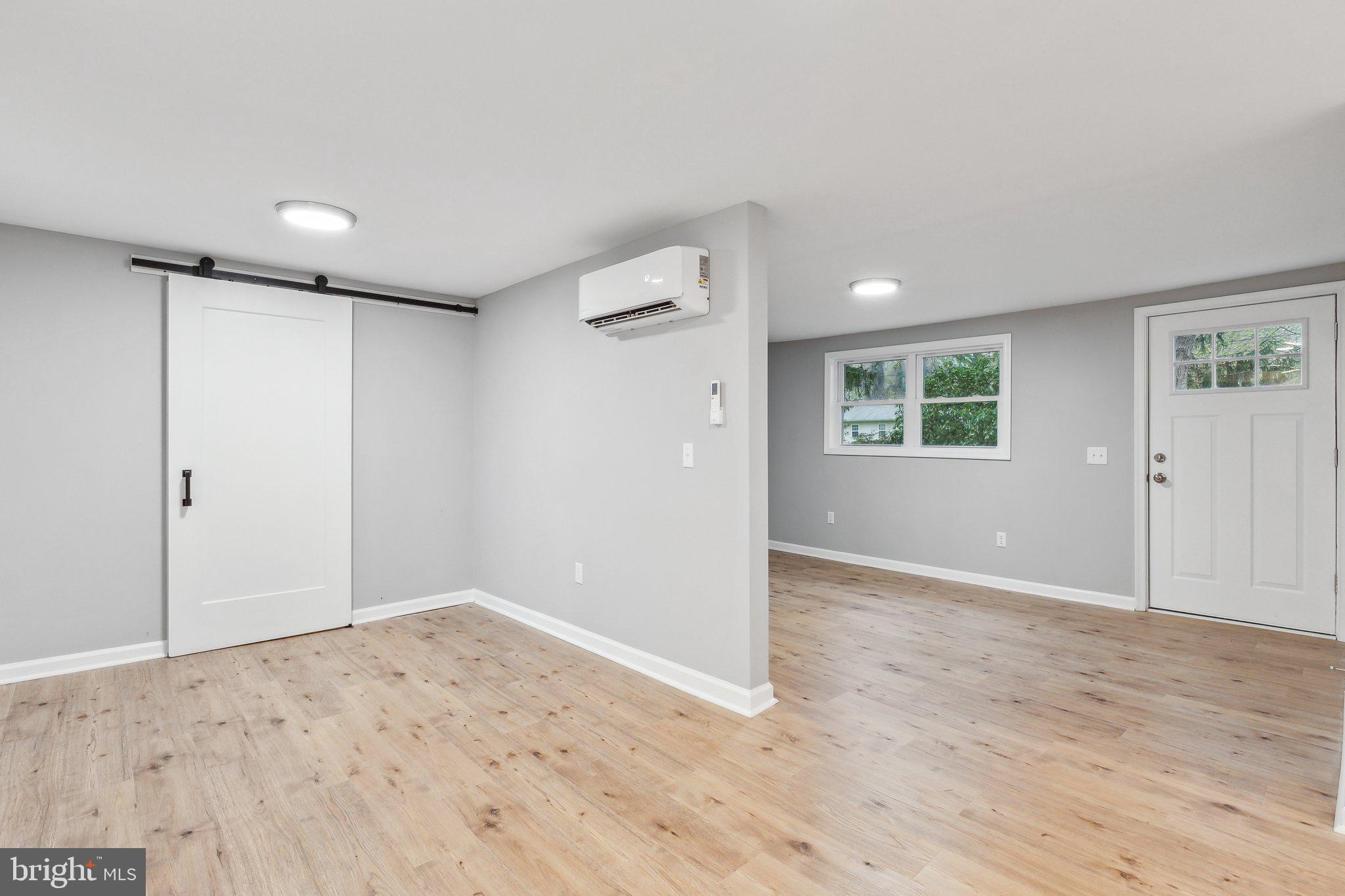 ROCK HALL - Residential