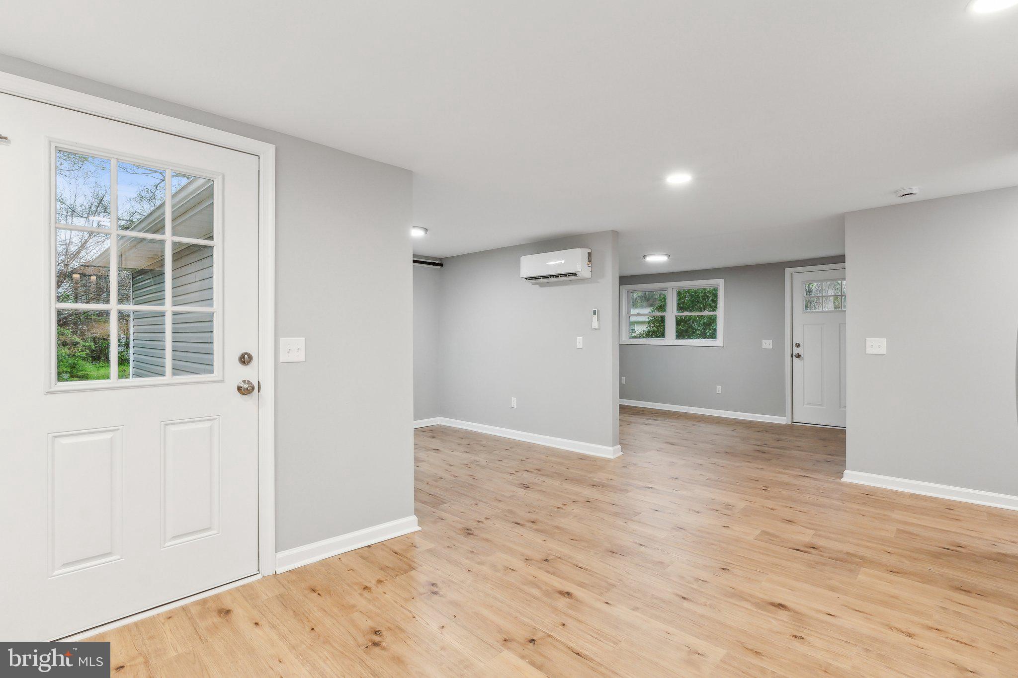 ROCK HALL - Residential