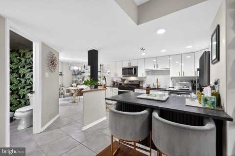 Condo For Sale - 1411 Chanticleer<br/> CHERRY HILL, NJ 08003