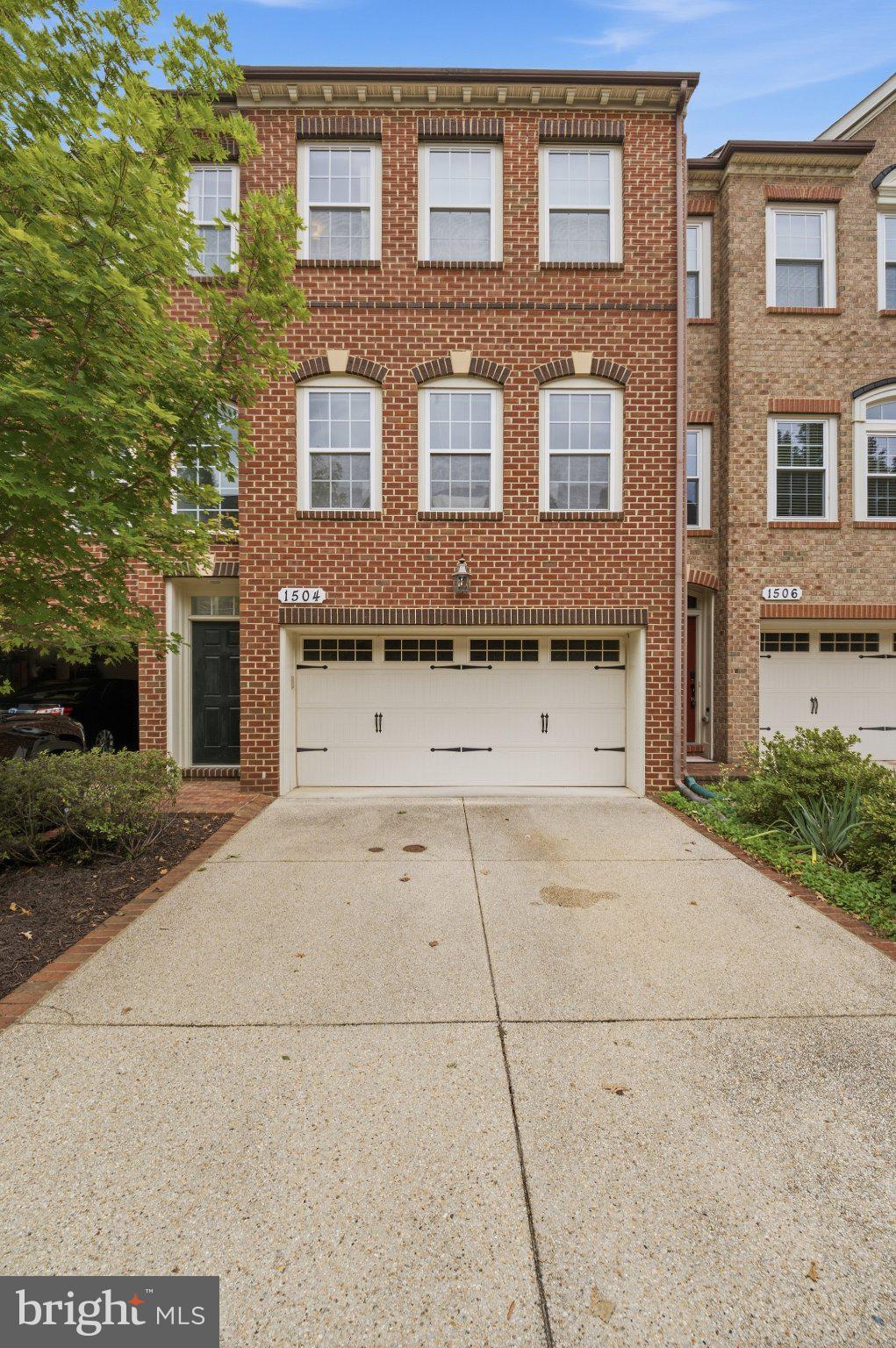 1504 REGENT MANOR COURT