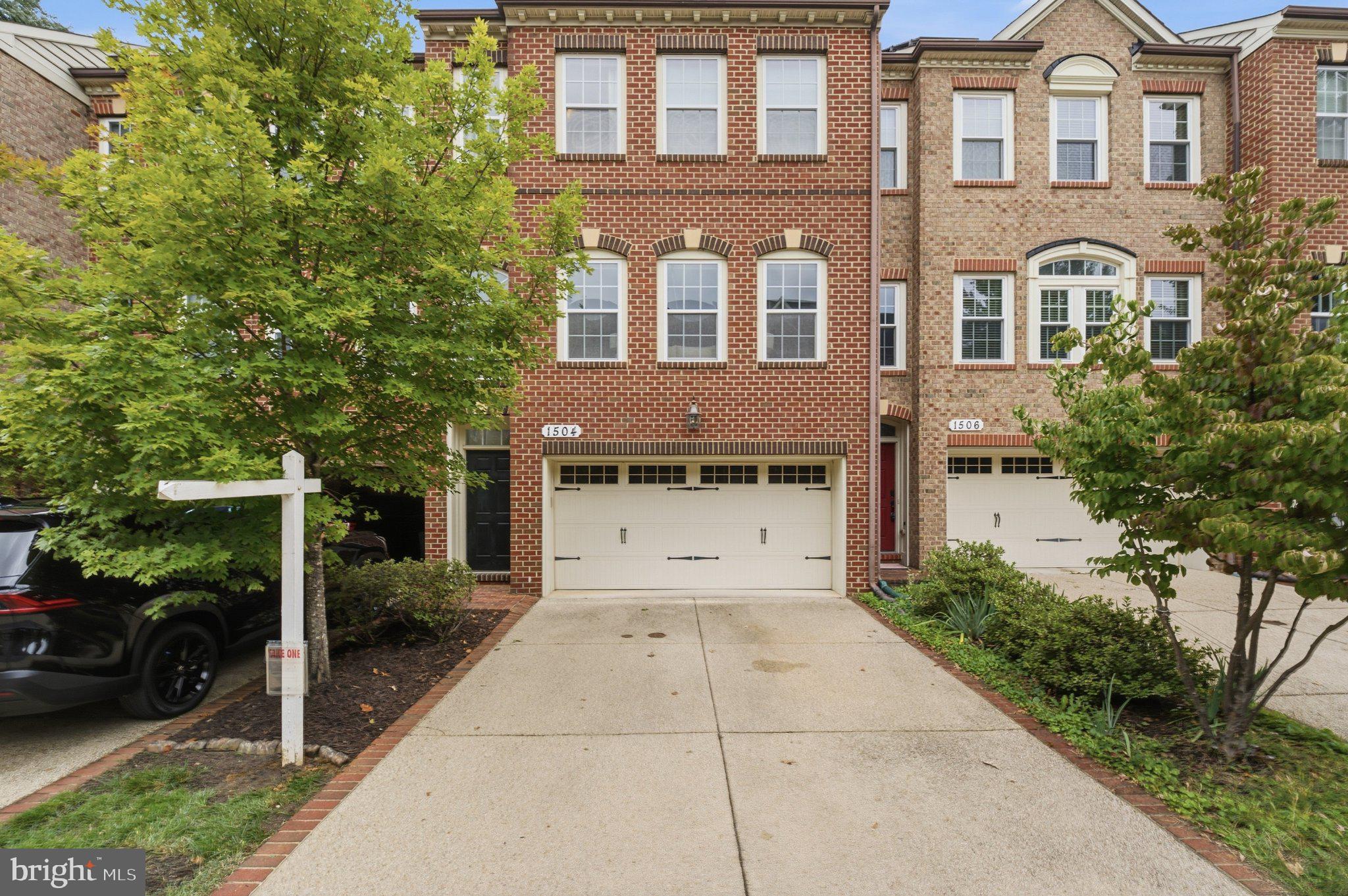 1504 REGENT MANOR COURT