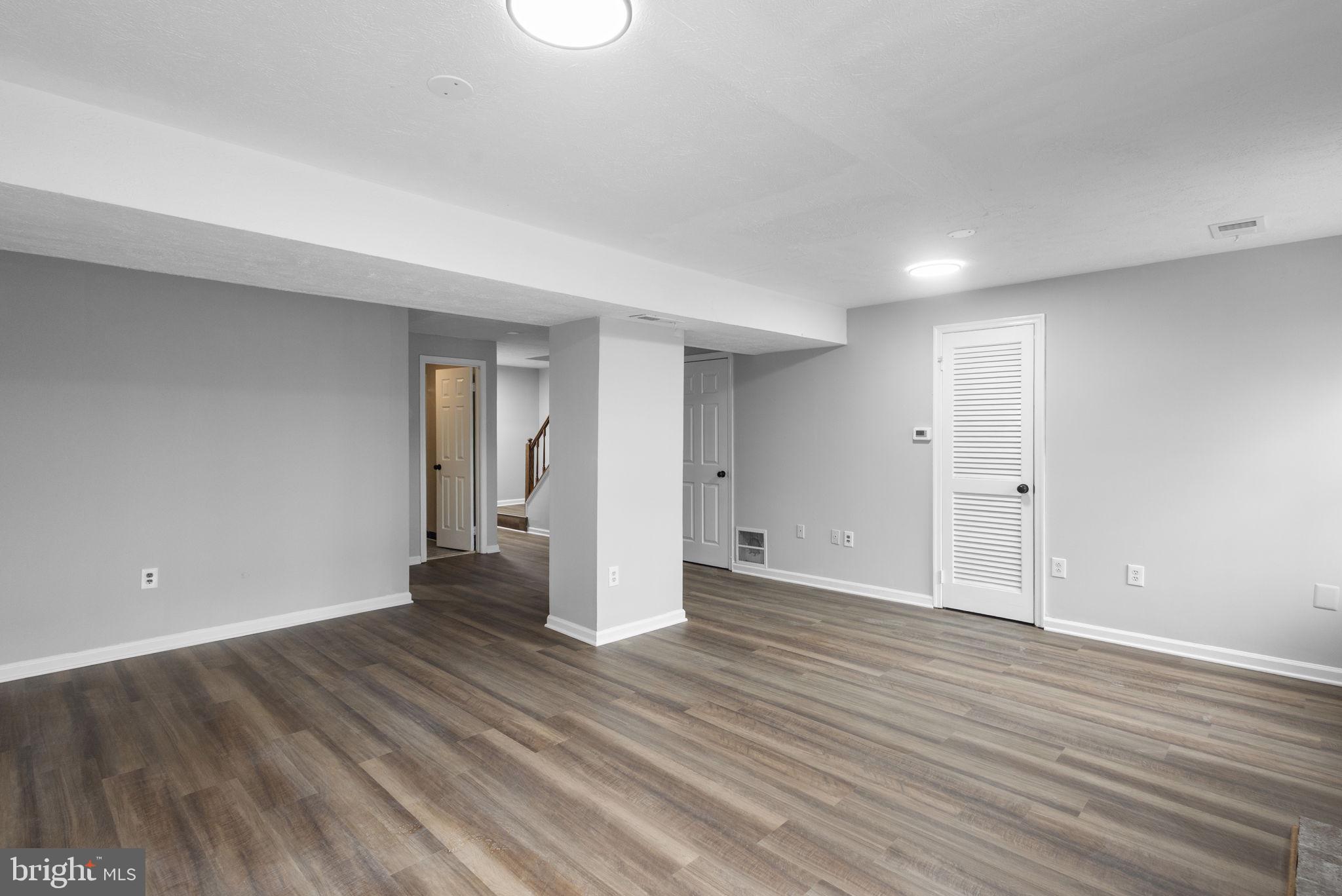 ADAMS WALK - Residential