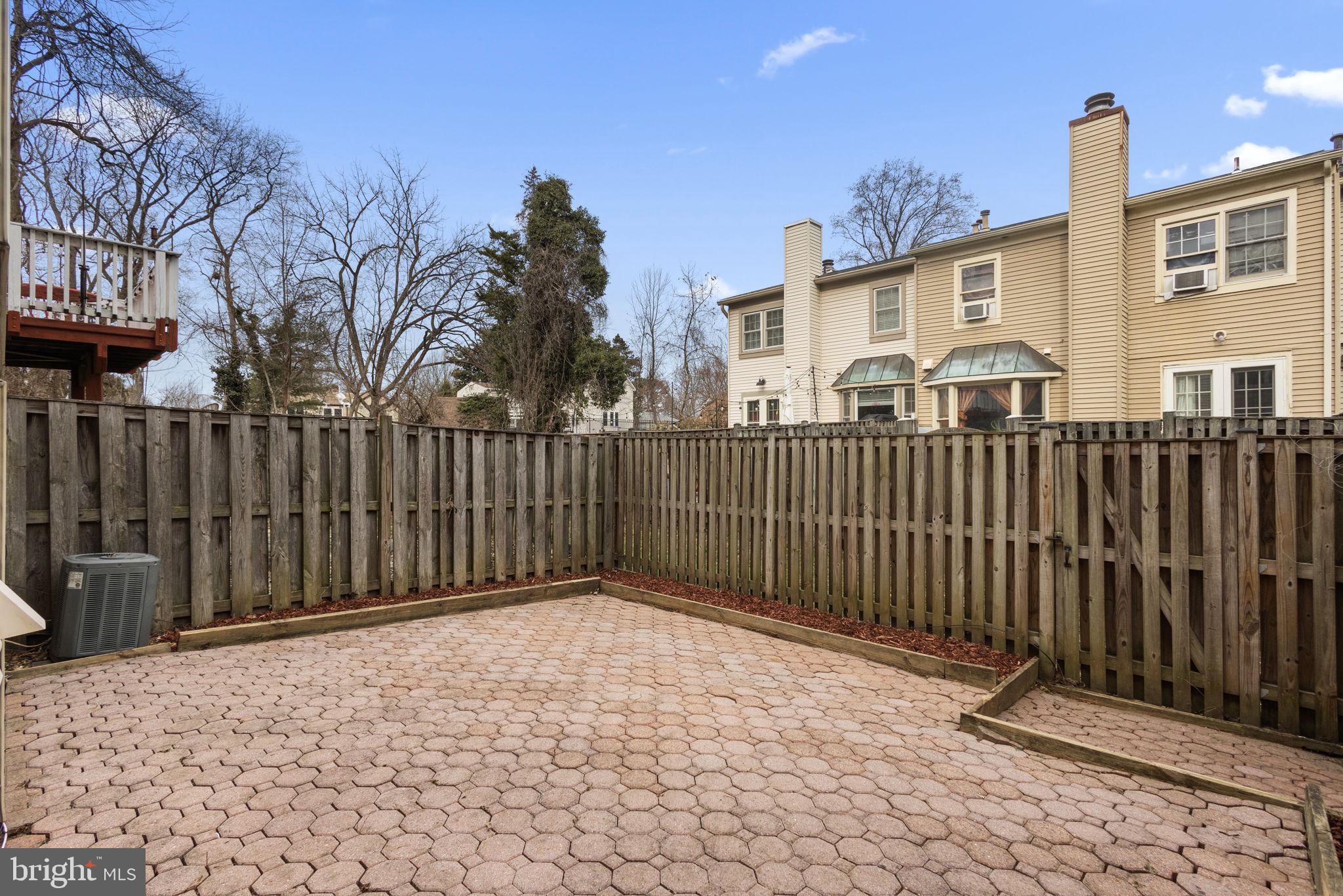 ADAMS WALK - Residential