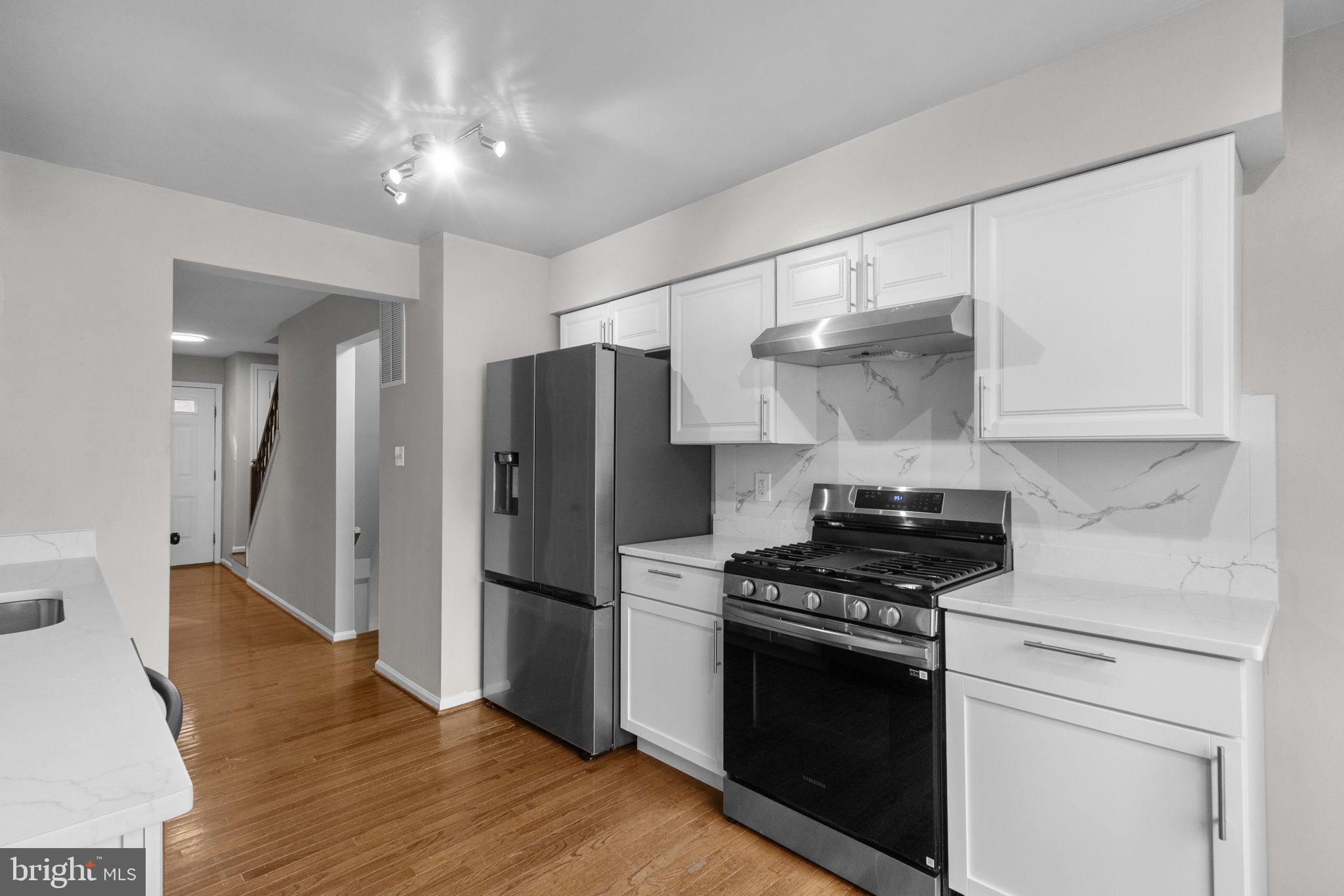 ADAMS WALK - Residential