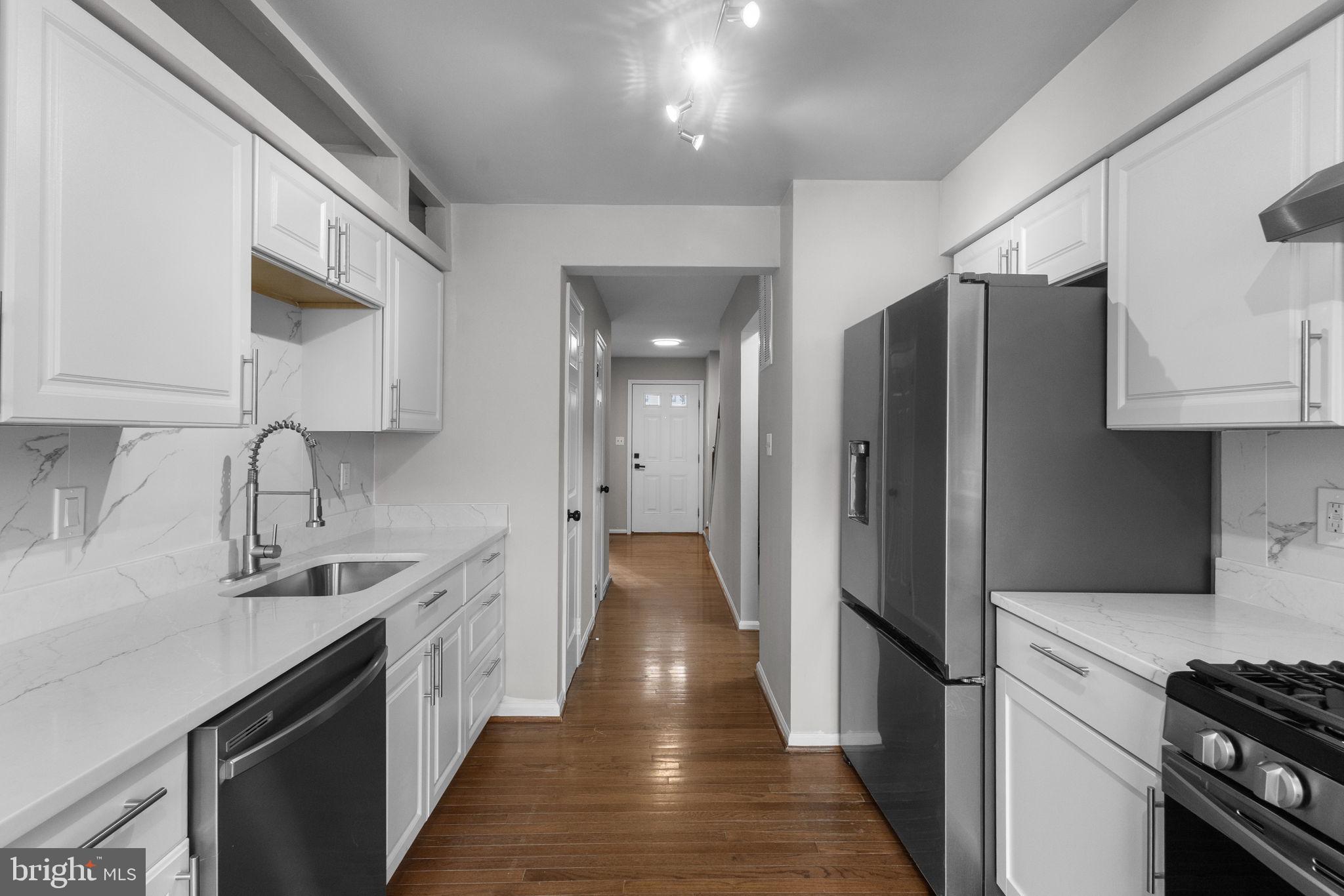 ADAMS WALK - Residential