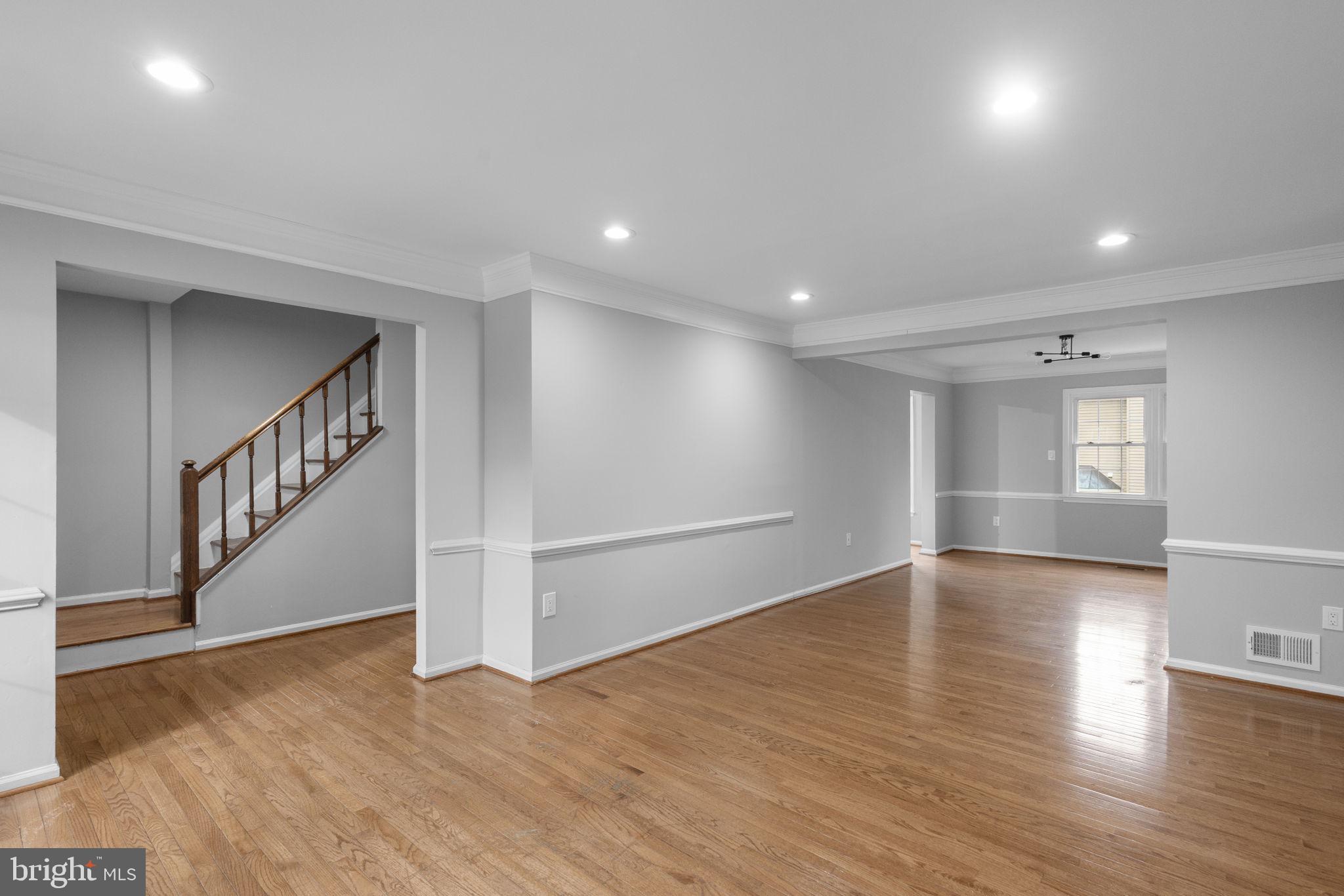 ADAMS WALK - Residential