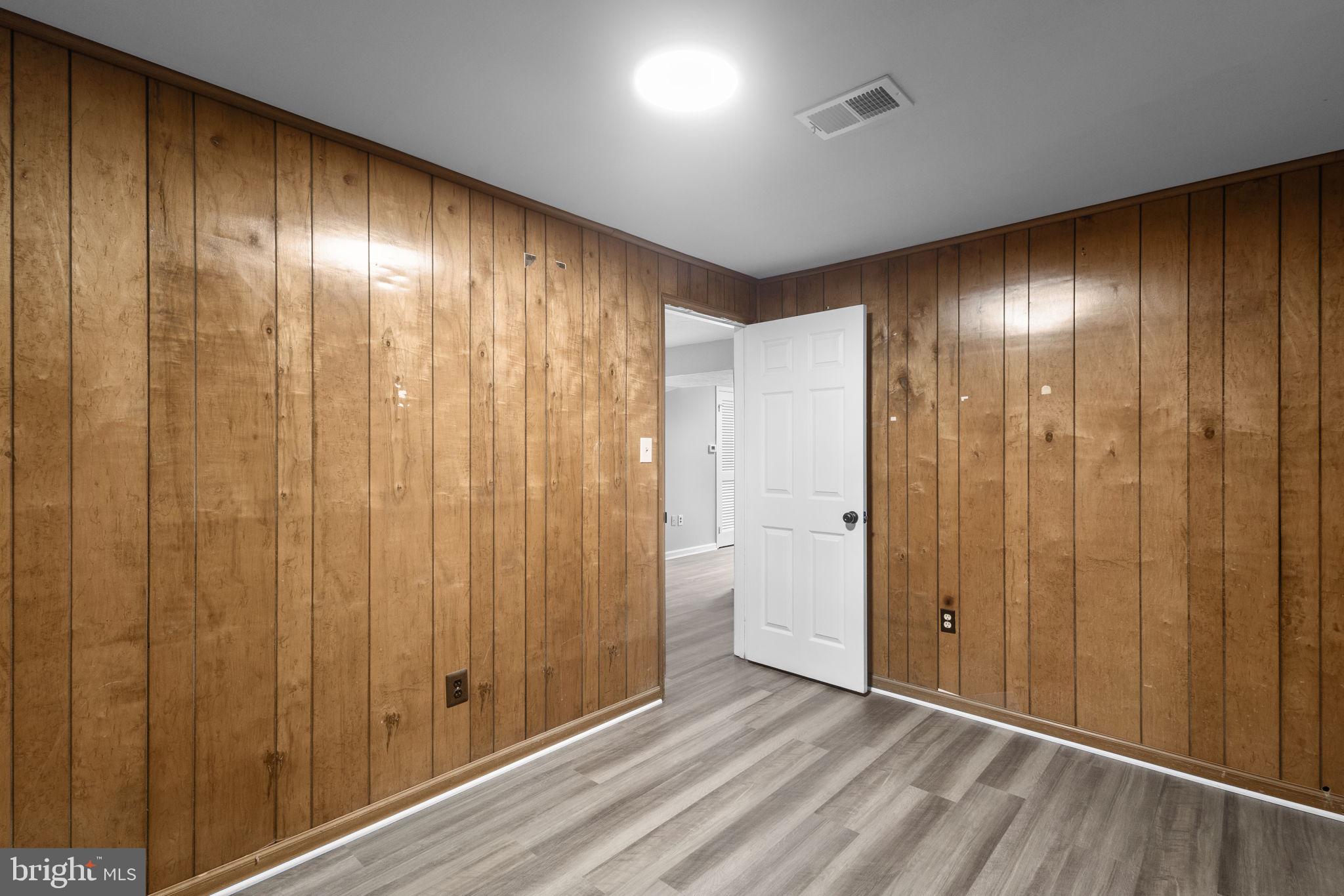 ADAMS WALK - Residential