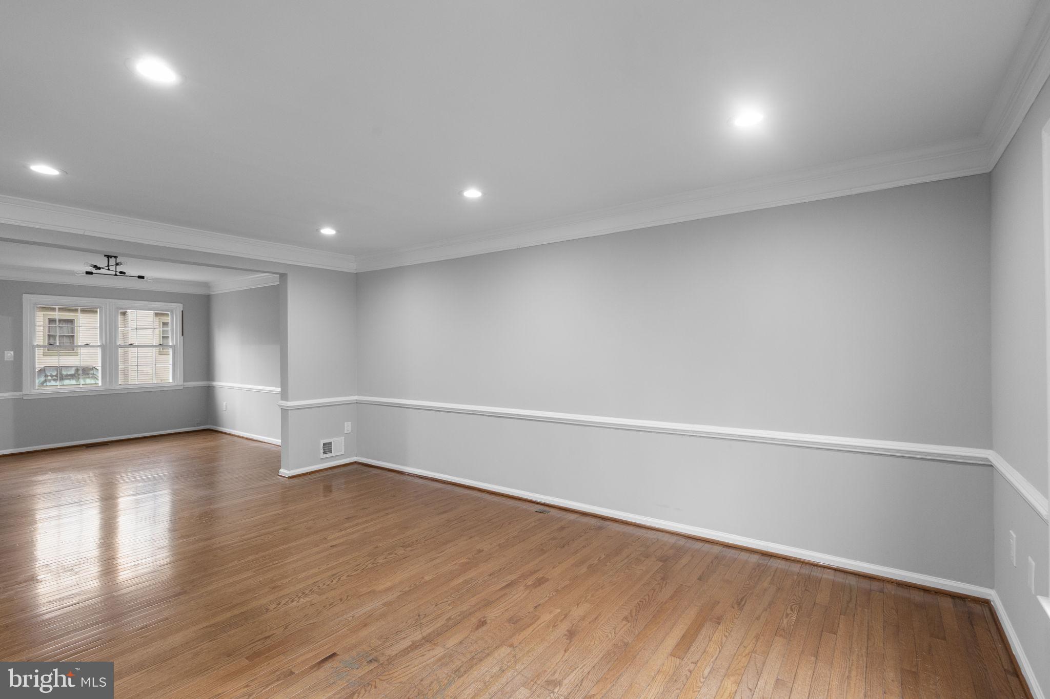 ADAMS WALK - Residential