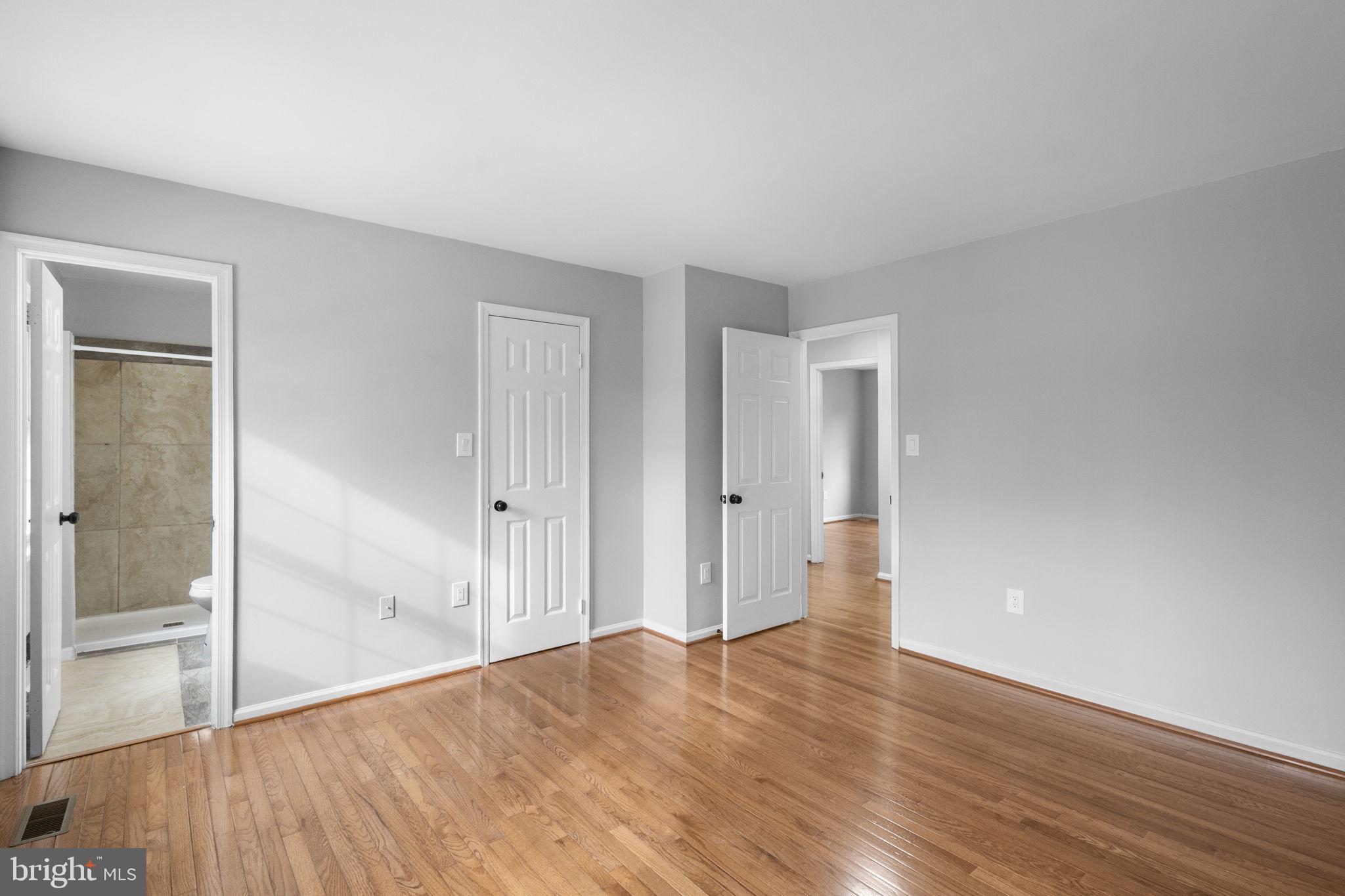 ADAMS WALK - Residential