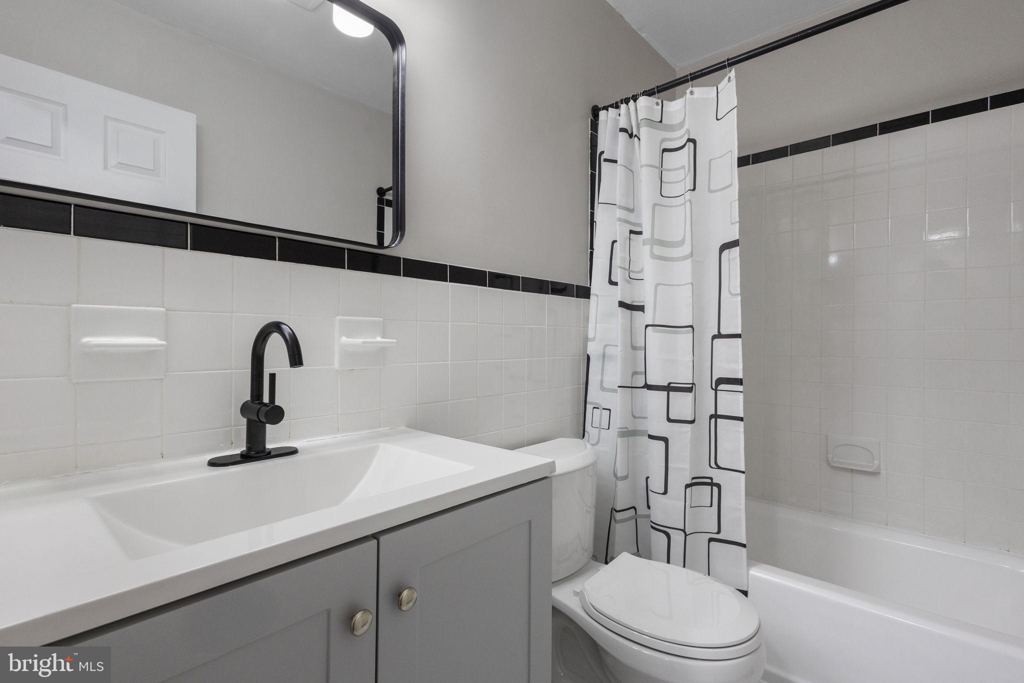 ADAMS WALK - Residential