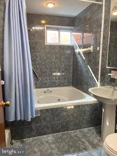 CARROLL PARK - Residential Lease