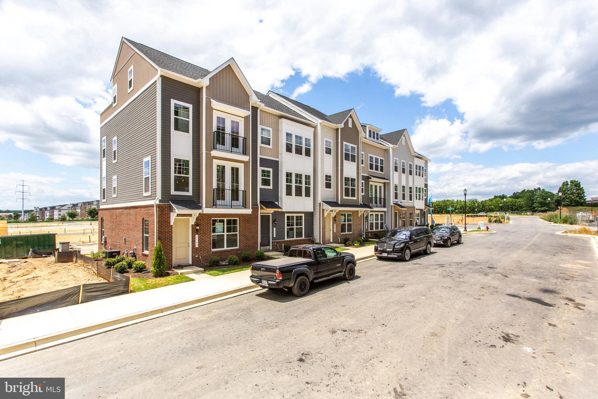 TOWNS AT MARKET COMMONS - Residential