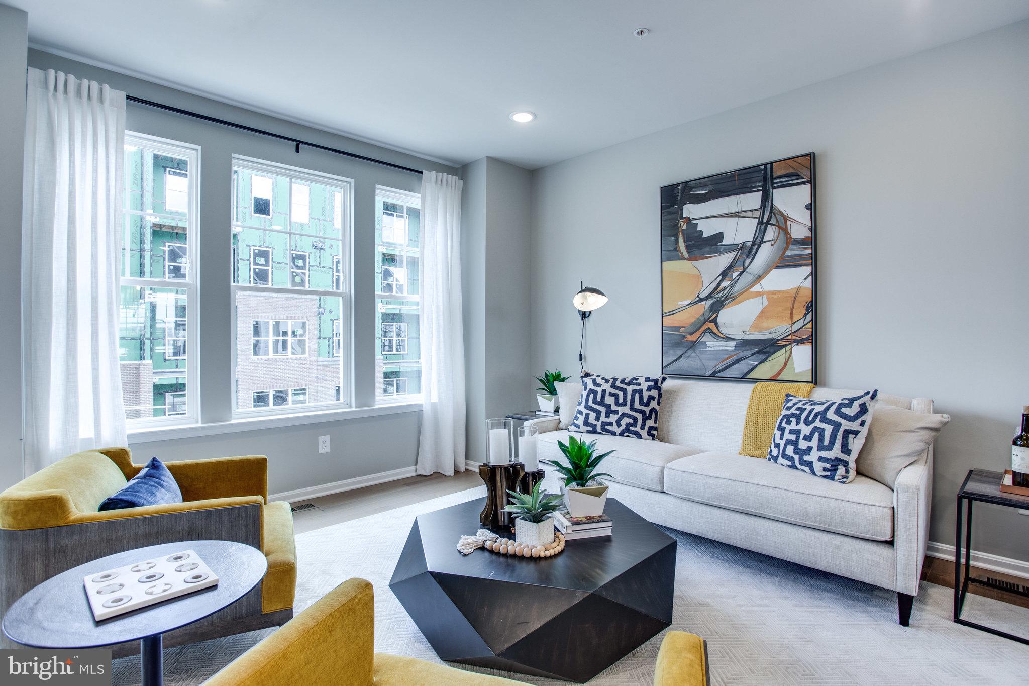 TOWNS AT MARKET COMMONS - Residential