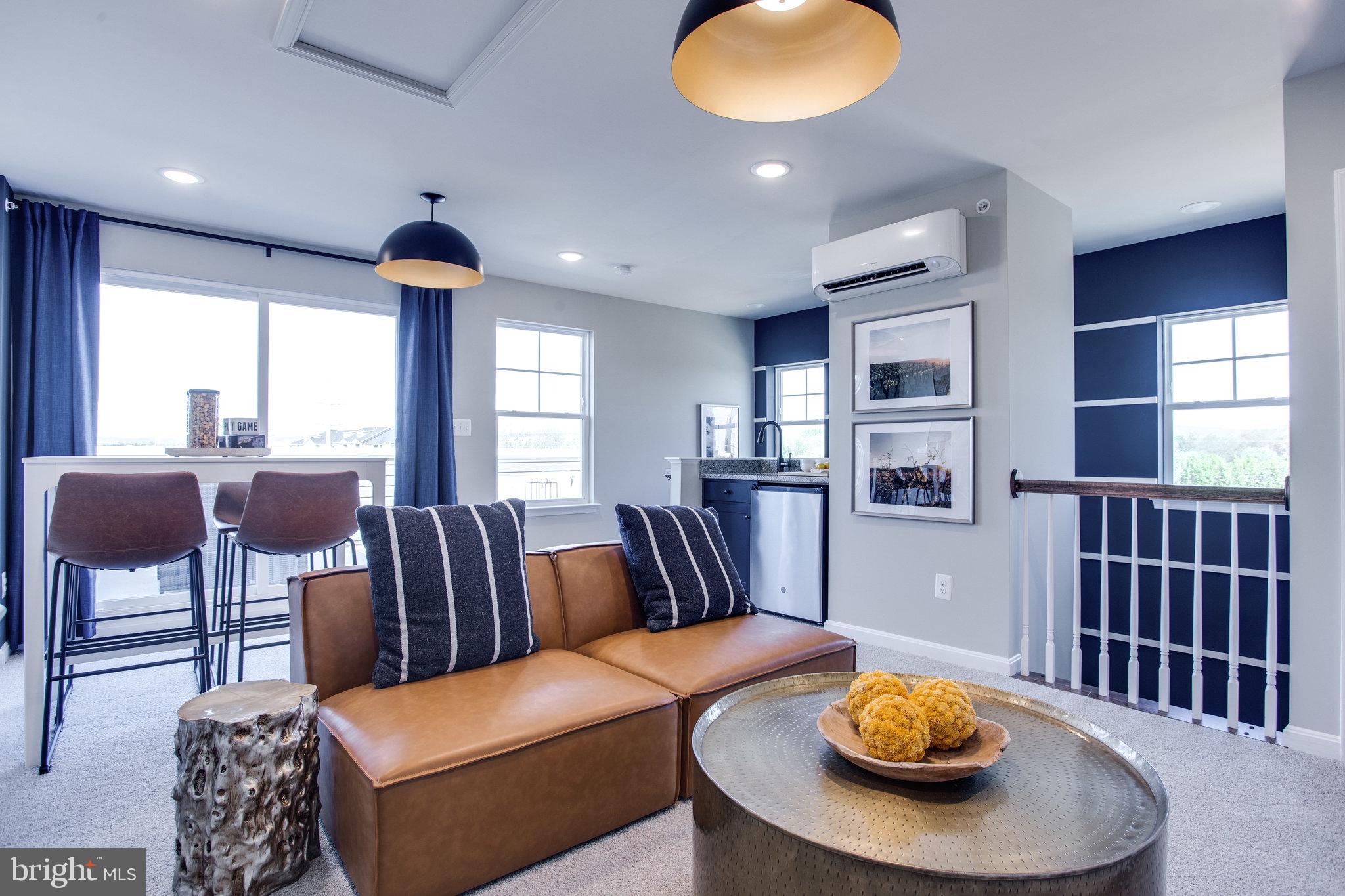 TOWNS AT MARKET COMMONS - Residential