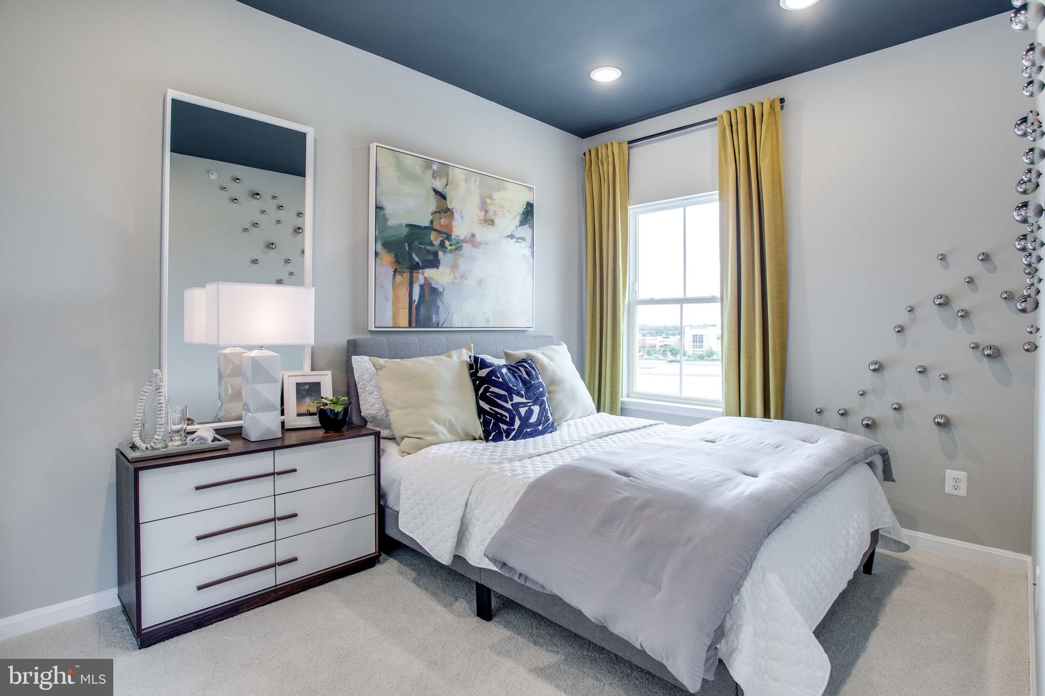 TOWNS AT MARKET COMMONS - Residential