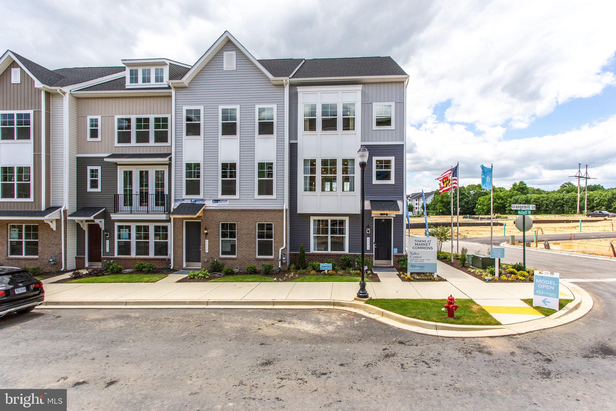 TOWNS AT MARKET COMMONS - Residential