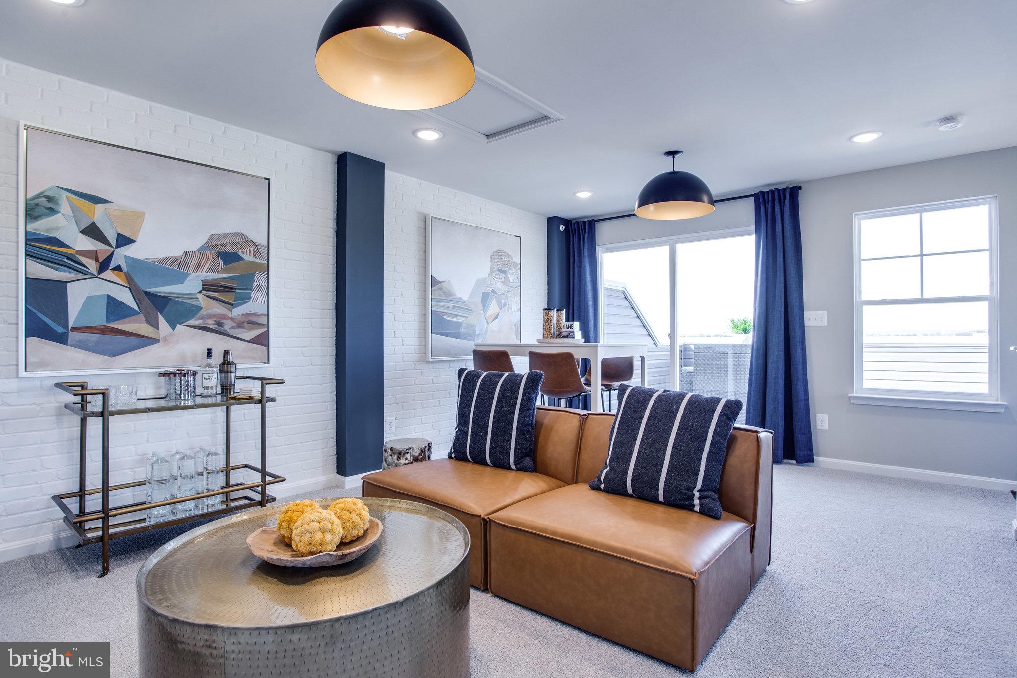 TOWNS AT MARKET COMMONS - Residential