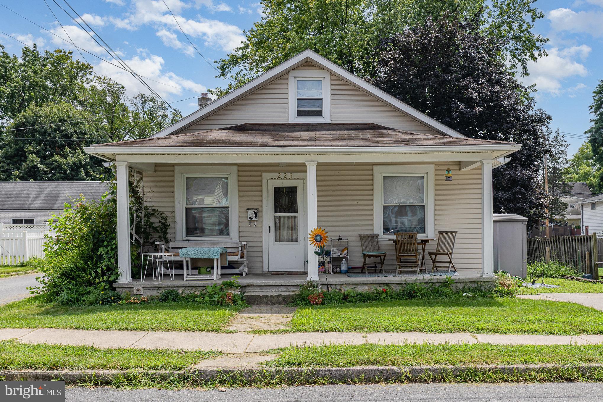 Welcome to this charming bungalow situated on a corner lot in the heart of Hummelstown. This cozy home offers endless potential and is being sold as-is, ready for your personal touches and updates. Enjoy the convenience of an easy commute to Hershey, Harrisburg, the Turnpike, and all major highways, making this an ideal location for work, shopping, and recreation.
Whether you’re looking for your first home, an investment opportunity, or a property to renovate, this bungalow is full of possibilities. Don’t miss your chance to own a home in this desirable location with so much character and accessibility.