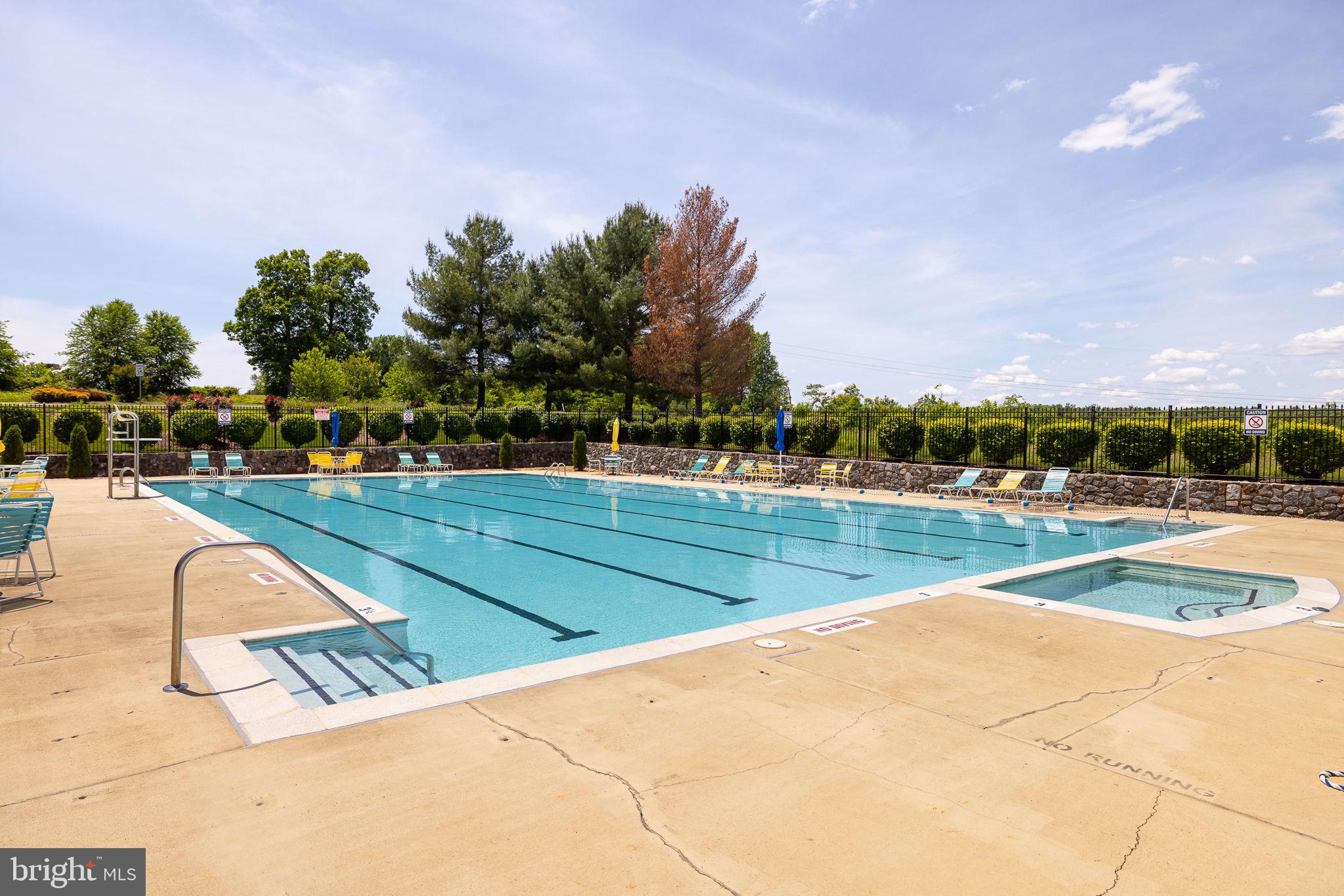 SOMERSET FARMS - Residential