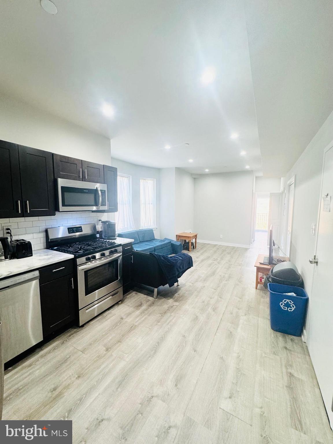 POINT BREEZE - Residential Lease