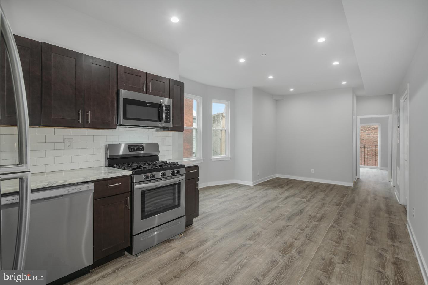 POINT BREEZE - Residential Lease