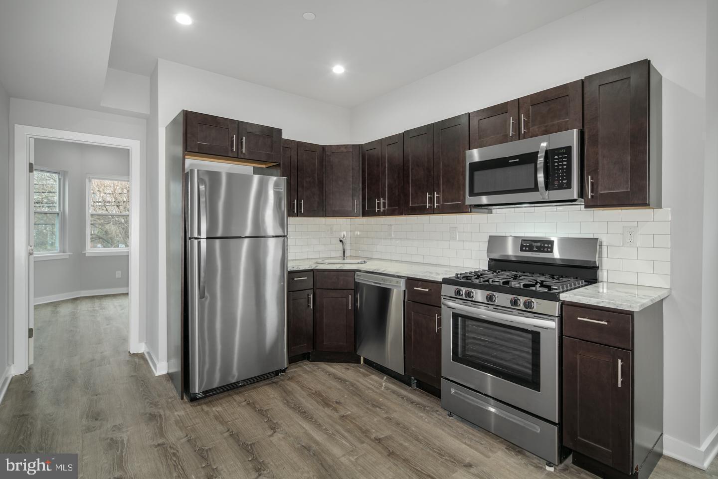 POINT BREEZE - Residential Lease