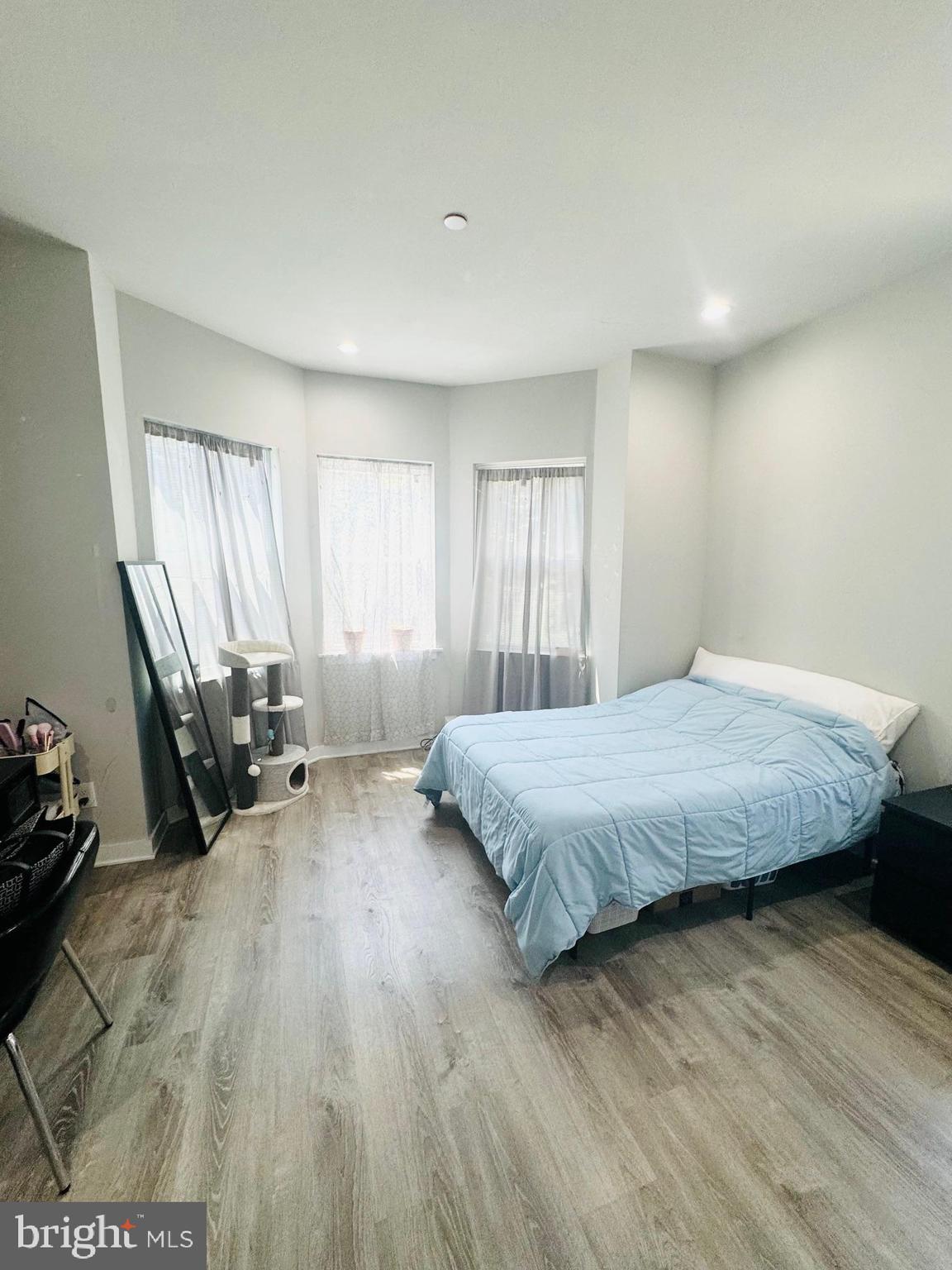 POINT BREEZE - Residential Lease