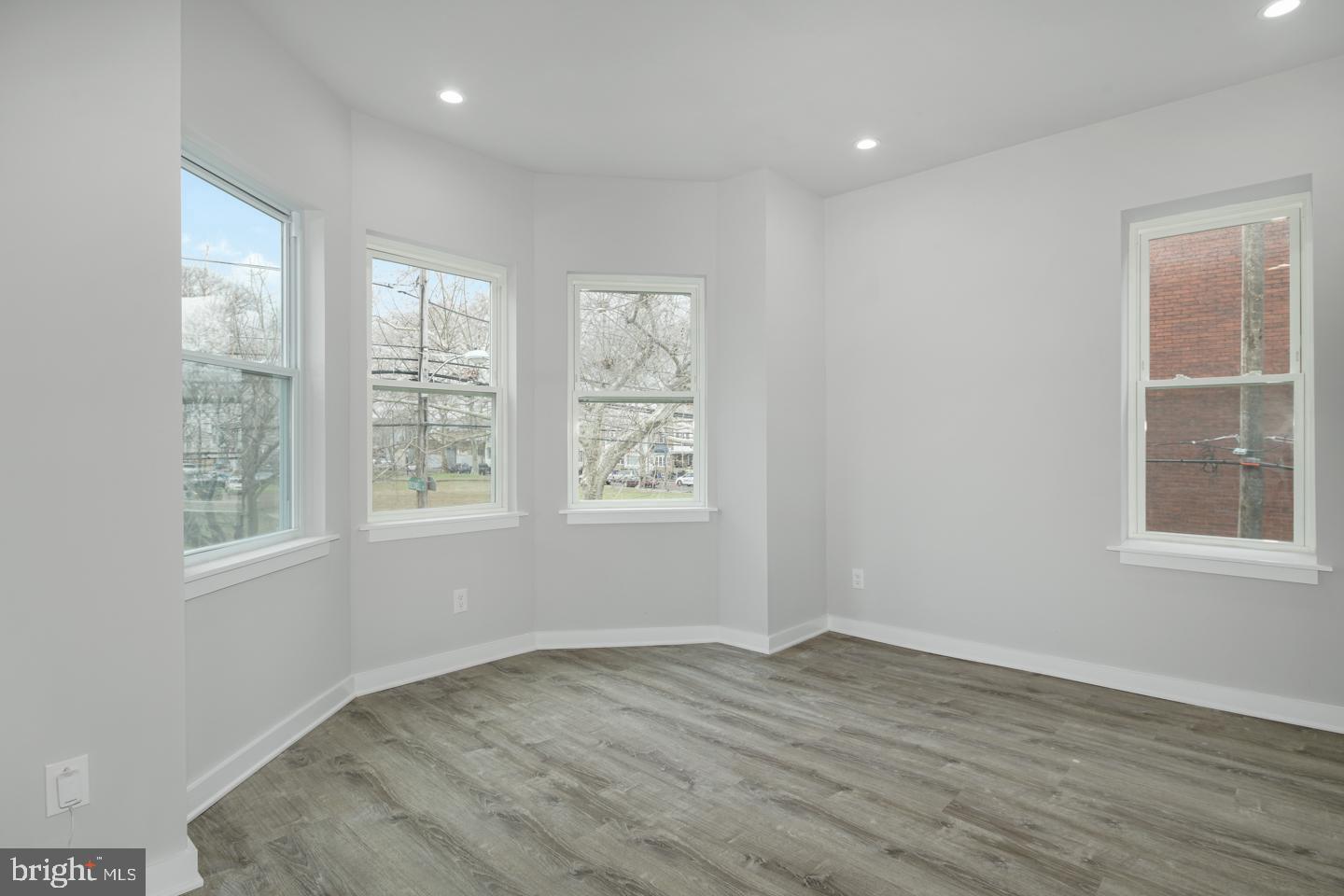 POINT BREEZE - Residential Lease