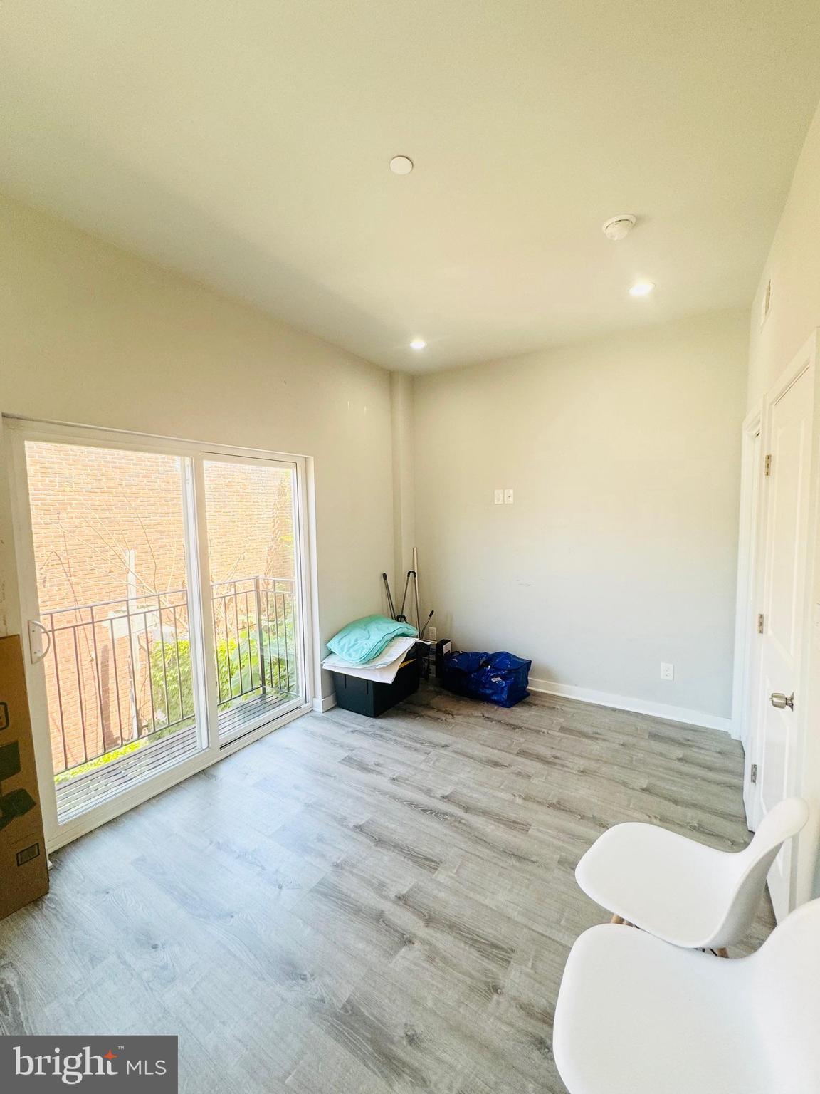 POINT BREEZE - Residential Lease