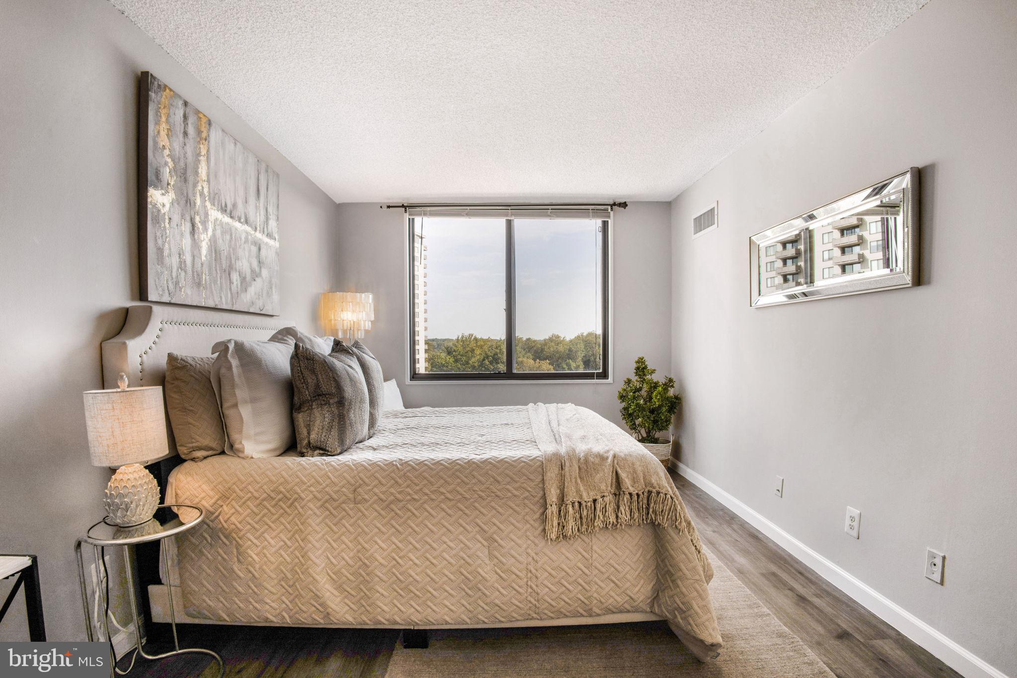 PROMENADE TOWERS - Residential Lease