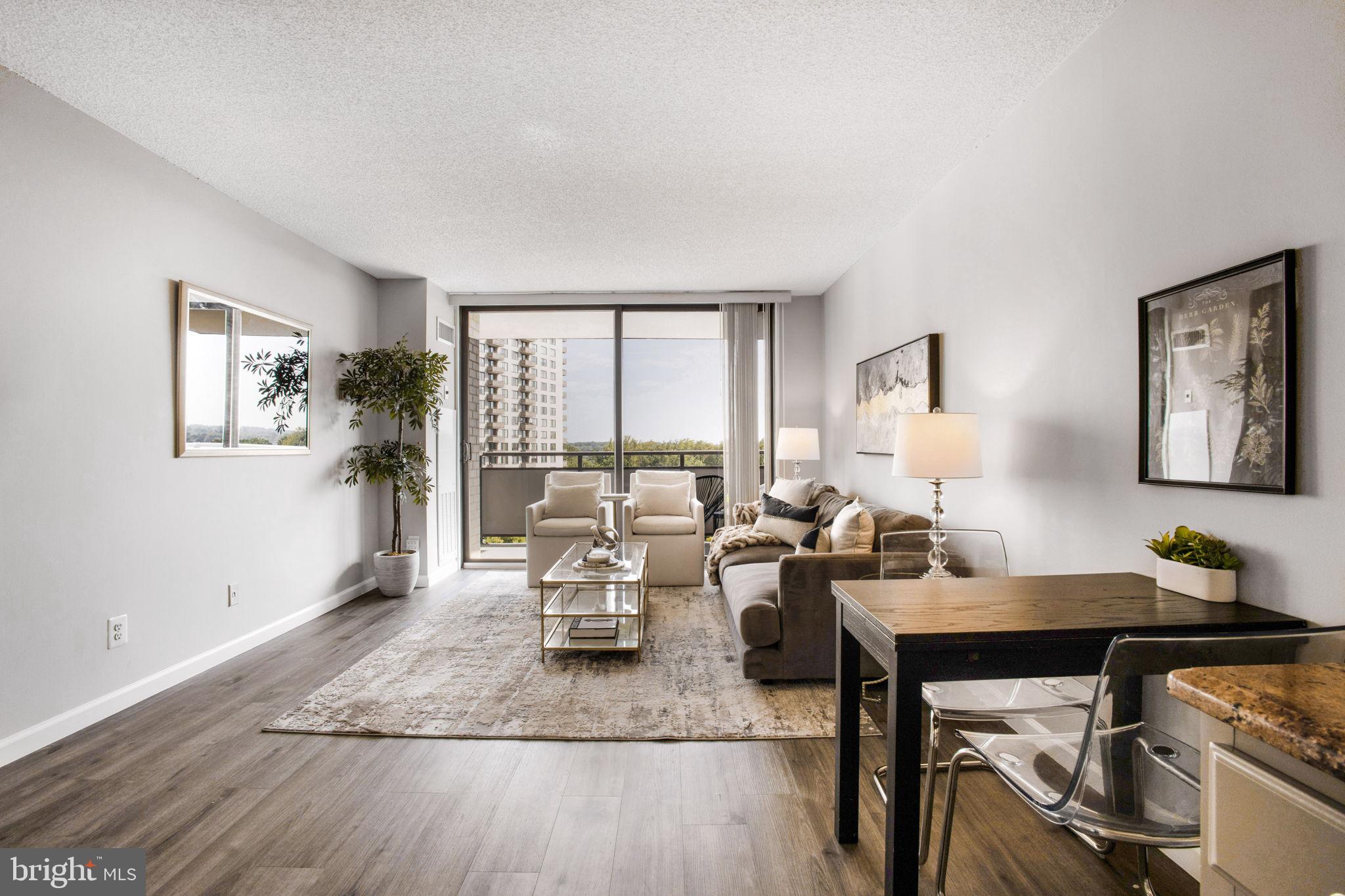 PROMENADE TOWERS - Residential Lease