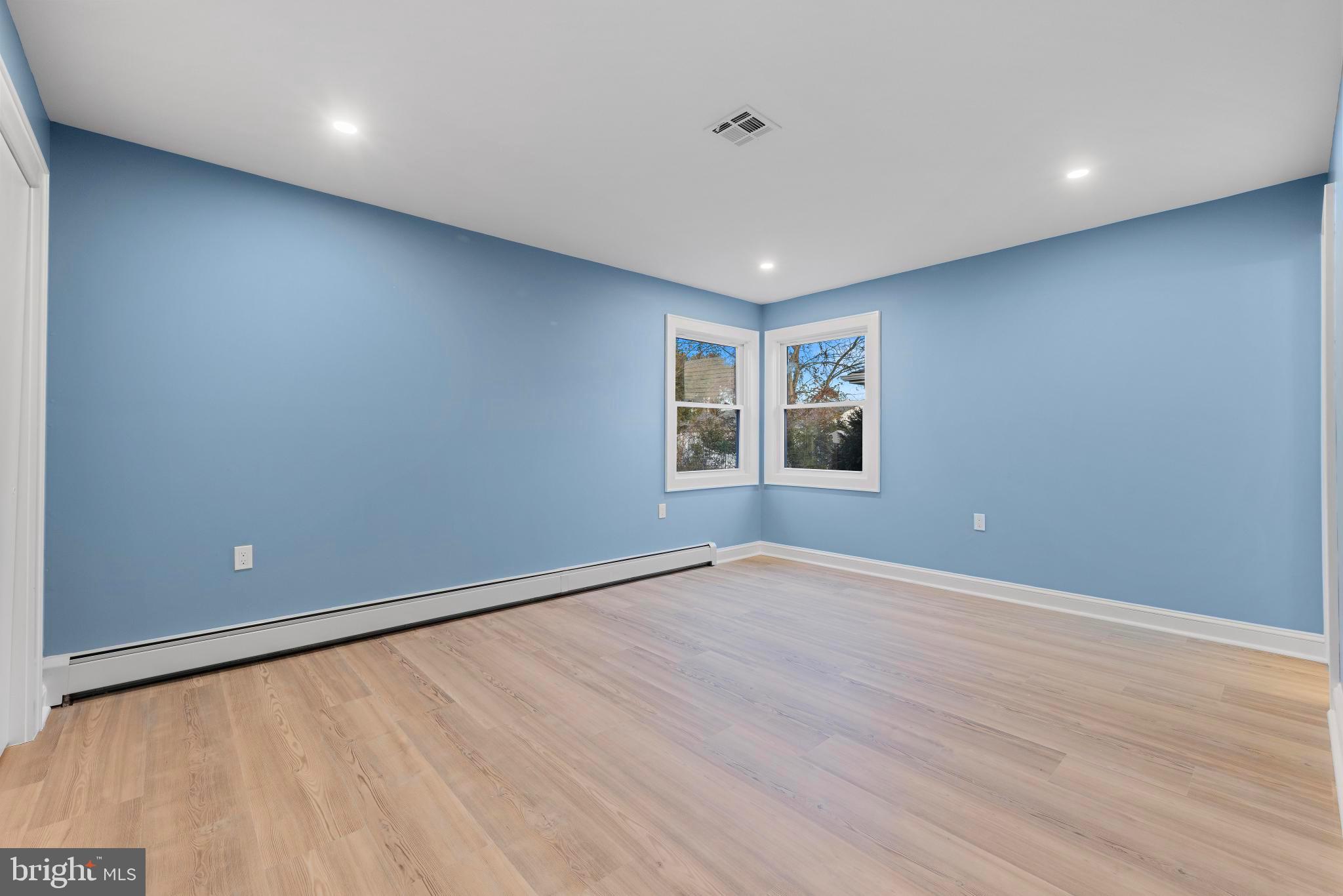 HOLIDAY CITY - SOUTH - Residential