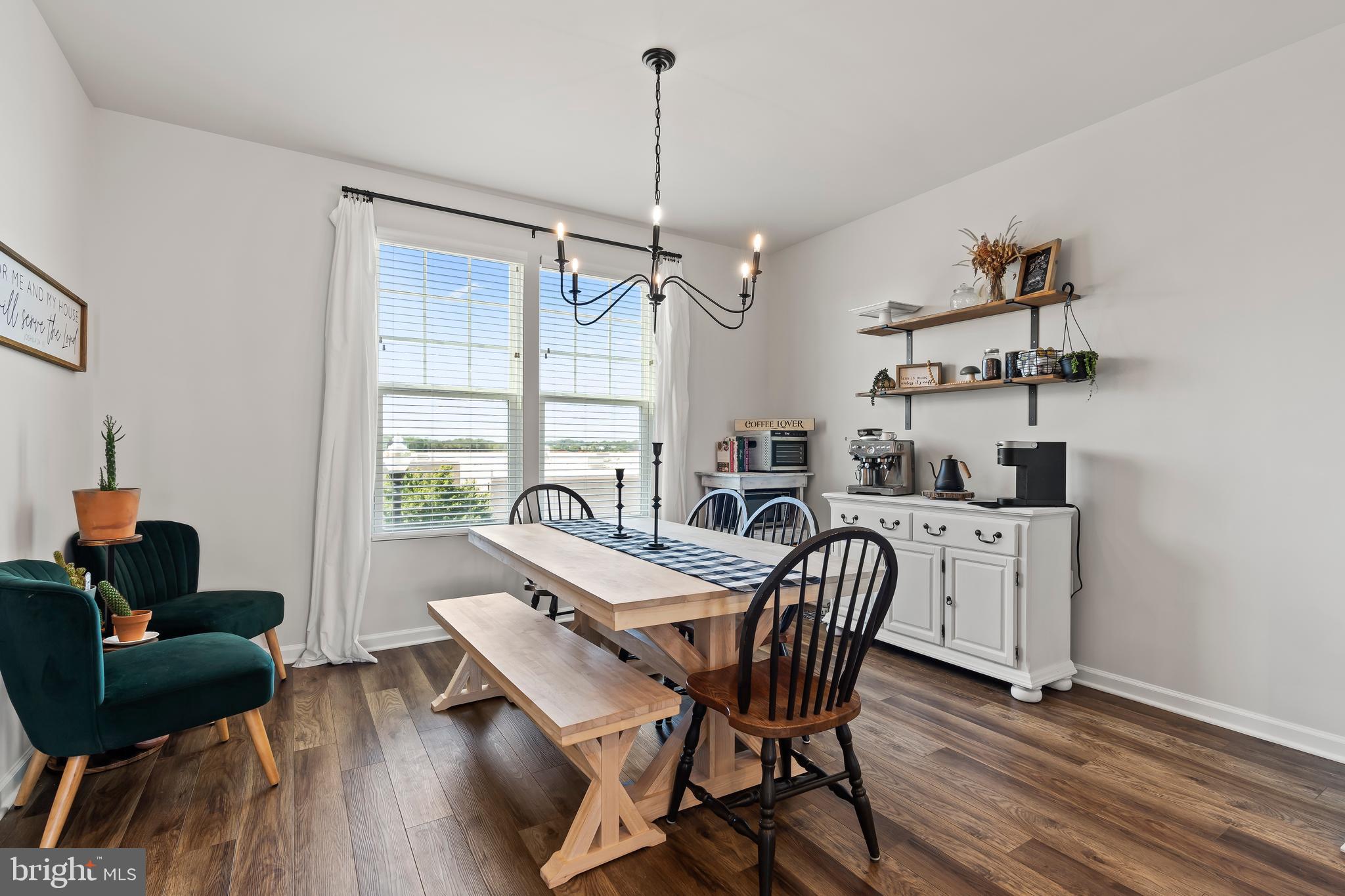 PRESIDENTS POINTE - Residential