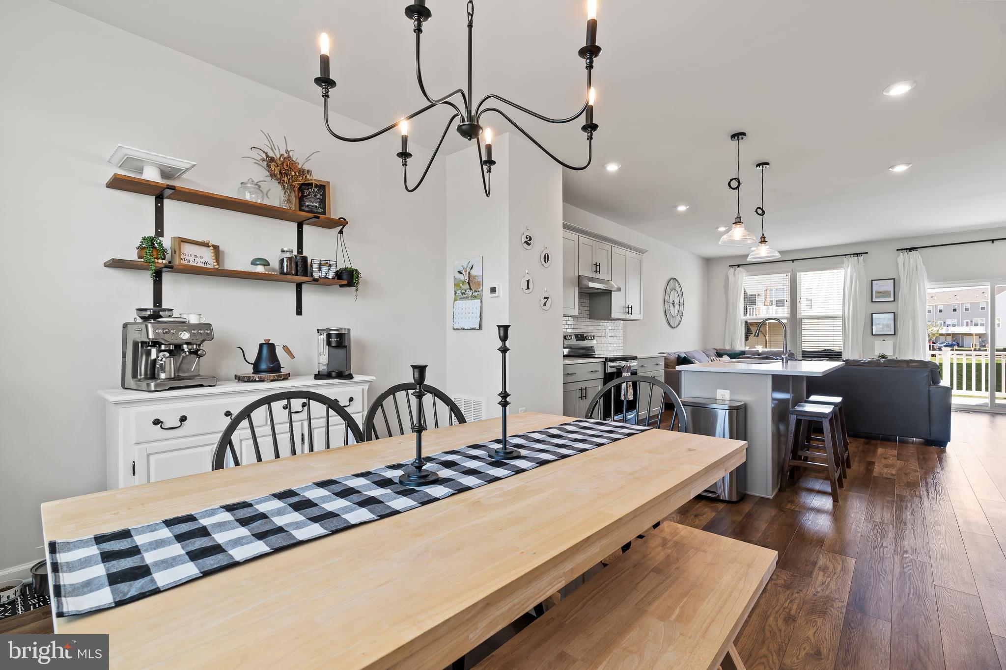 PRESIDENTS POINTE - Residential