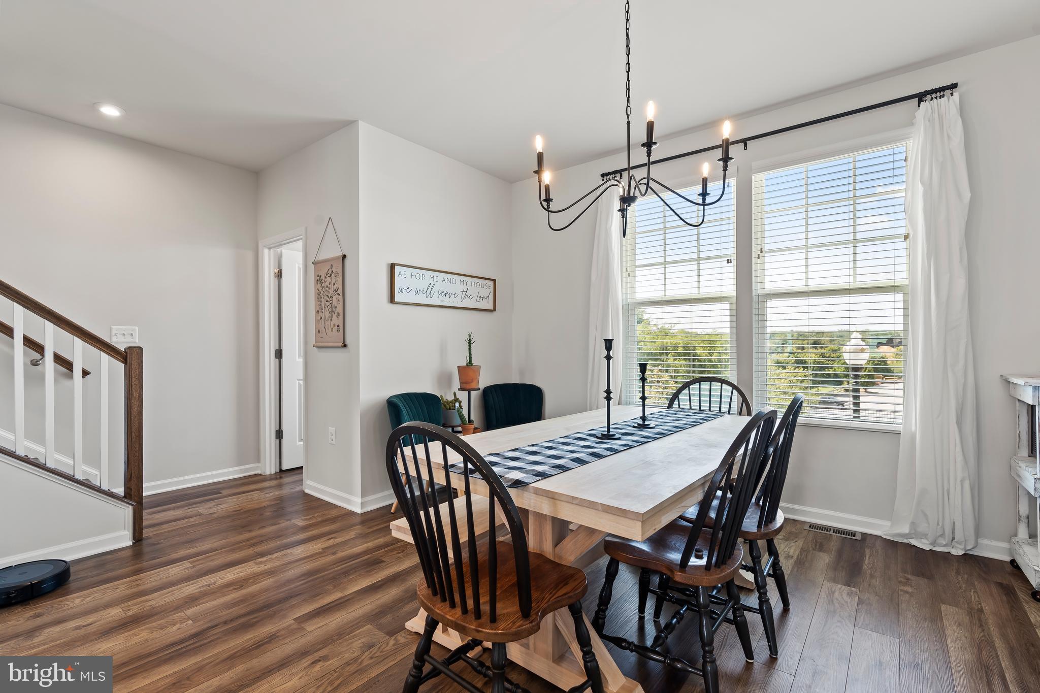 PRESIDENTS POINTE - Residential