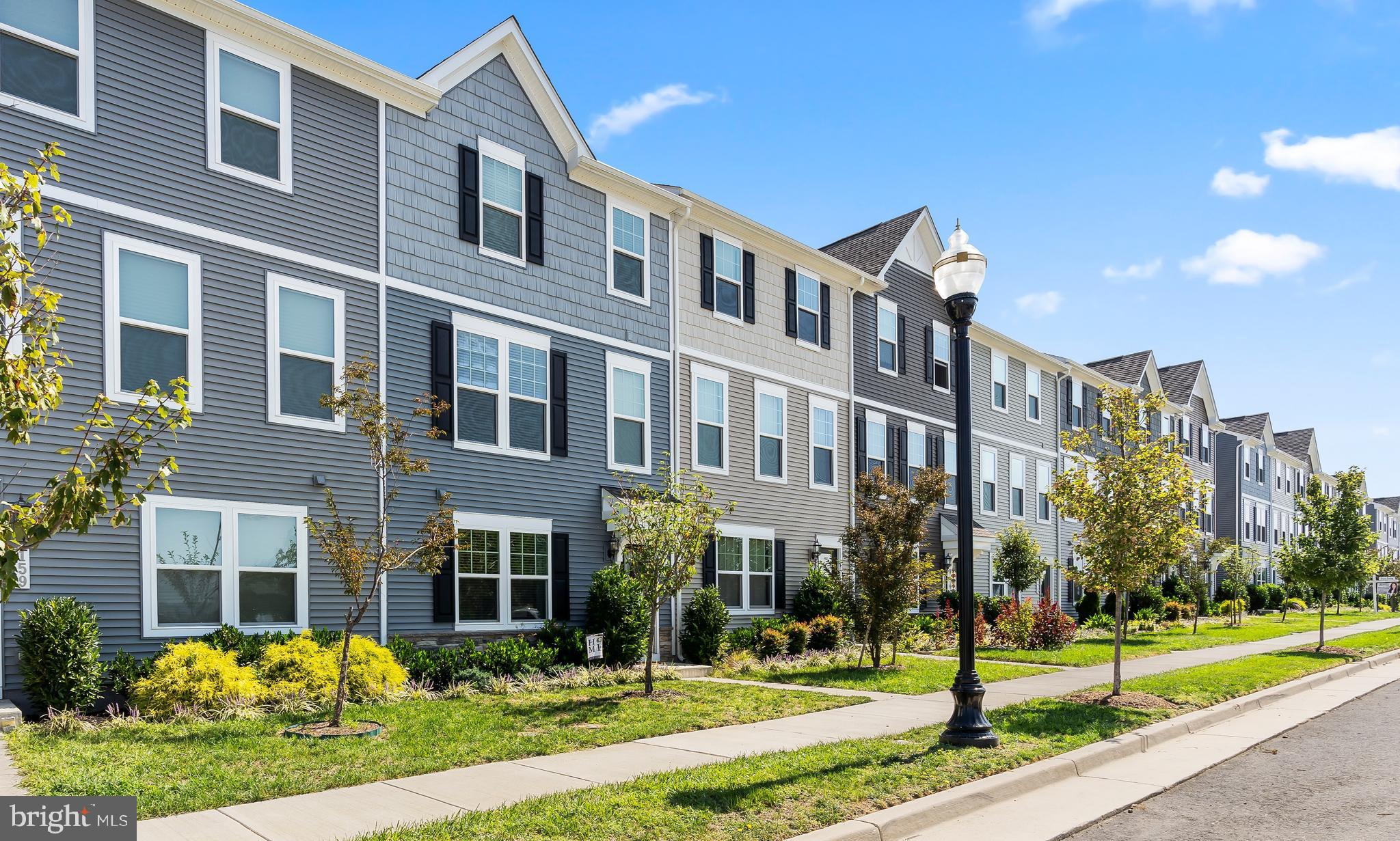 PRESIDENTS POINTE - Residential