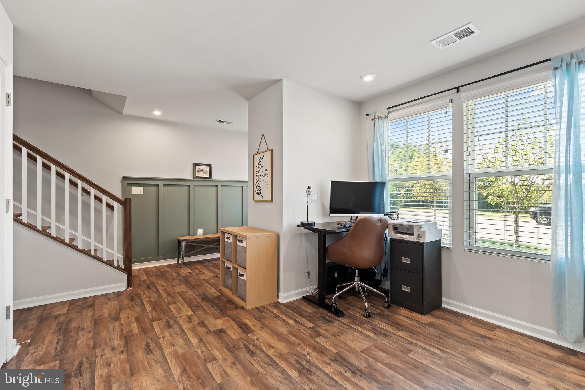 PRESIDENTS POINTE - Residential