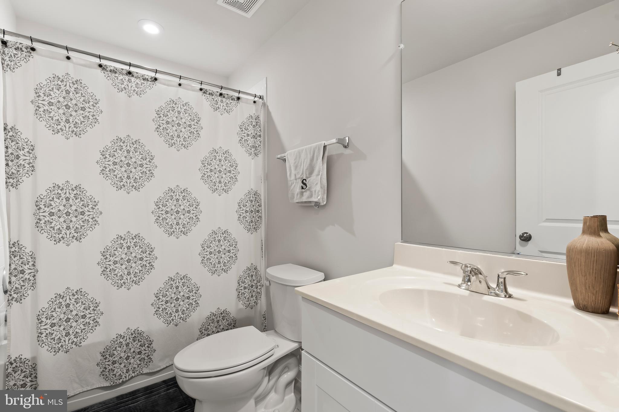 PRESIDENTS POINTE - Residential