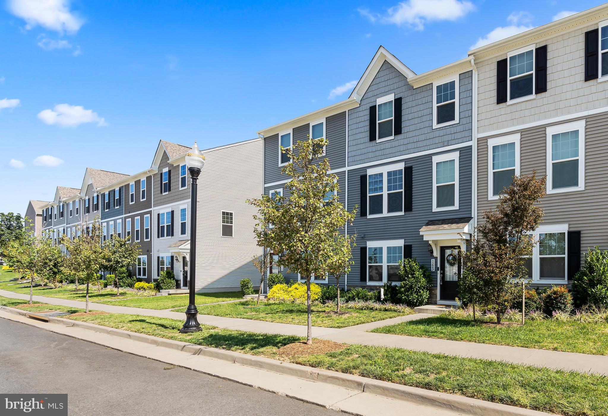 PRESIDENTS POINTE - Residential