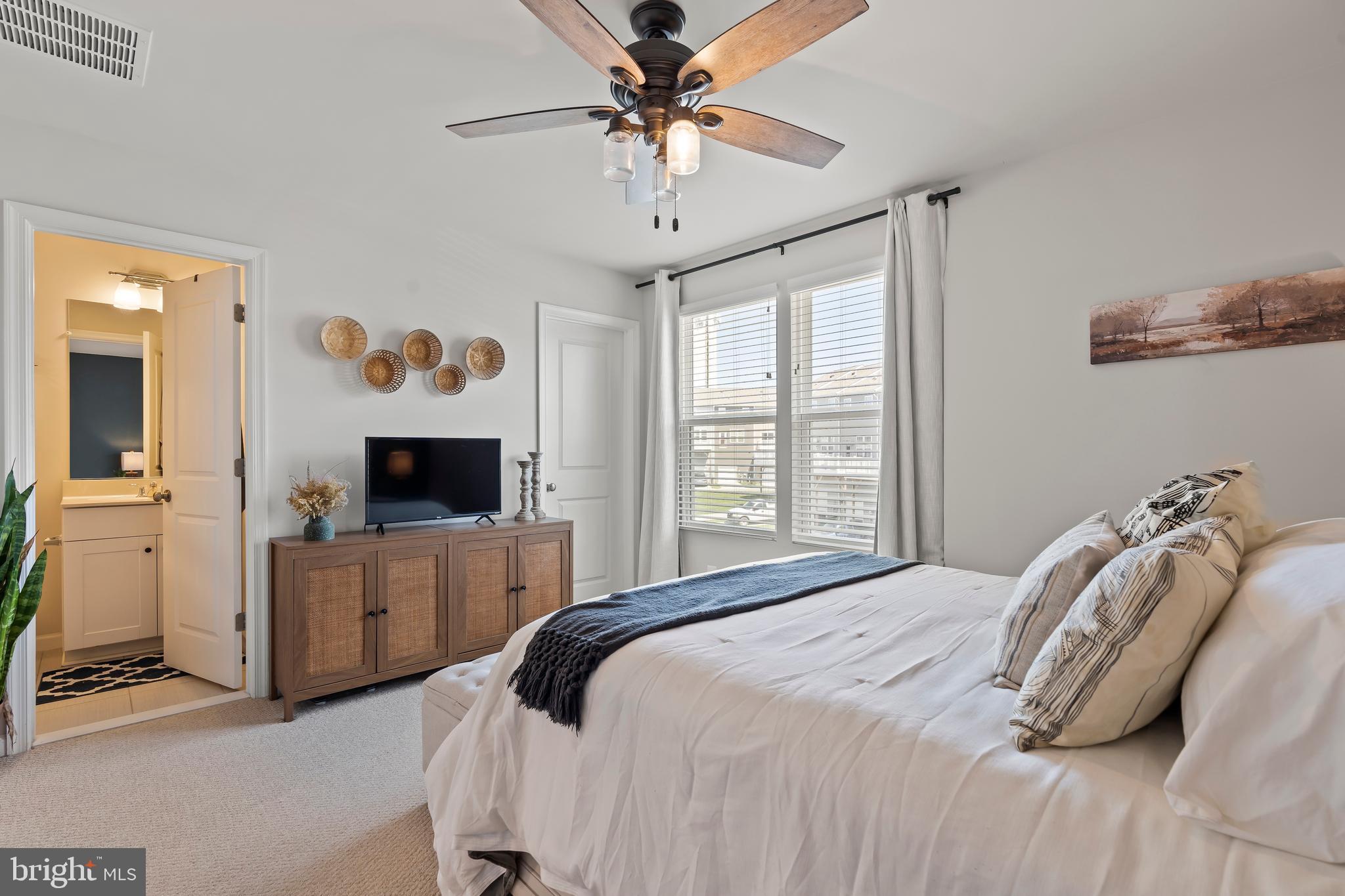 PRESIDENTS POINTE - Residential