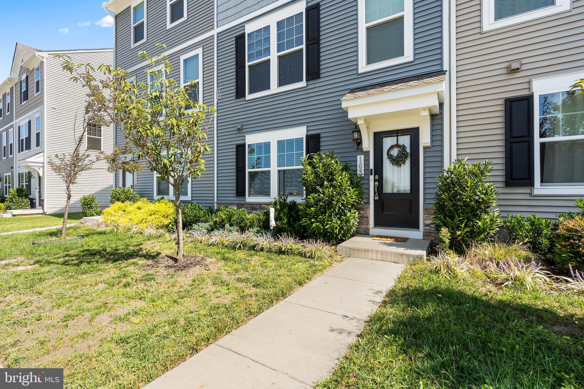 PRESIDENTS POINTE - Residential